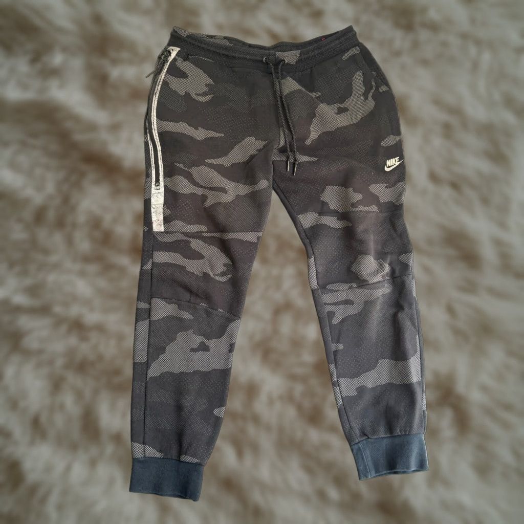 Nike Tech Fleece Mens Extra Large XL Reflective Camo Pants