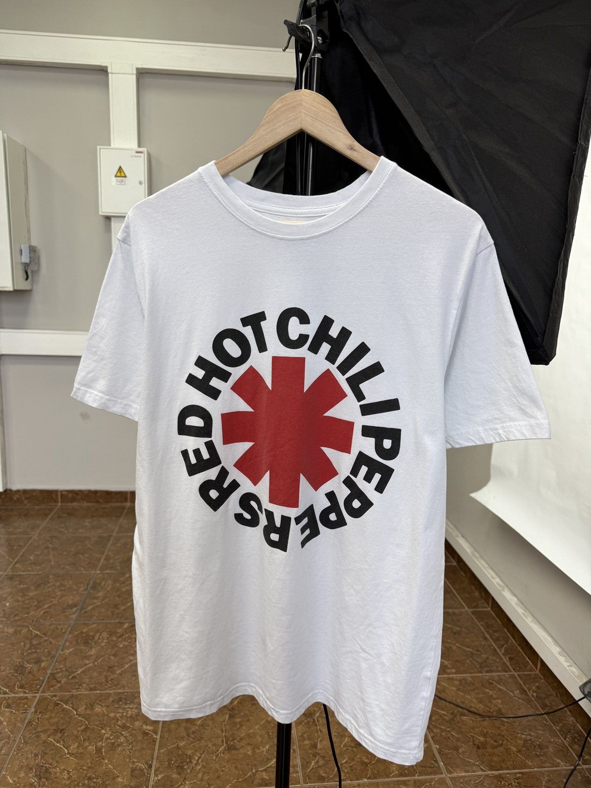 Band Tees 🇺🇸 Vintage Y2K Red Hot Chili Peppers T-Shirt 2022 Rare Size US XL / EU 56 / 4 - 1 Thumbnail