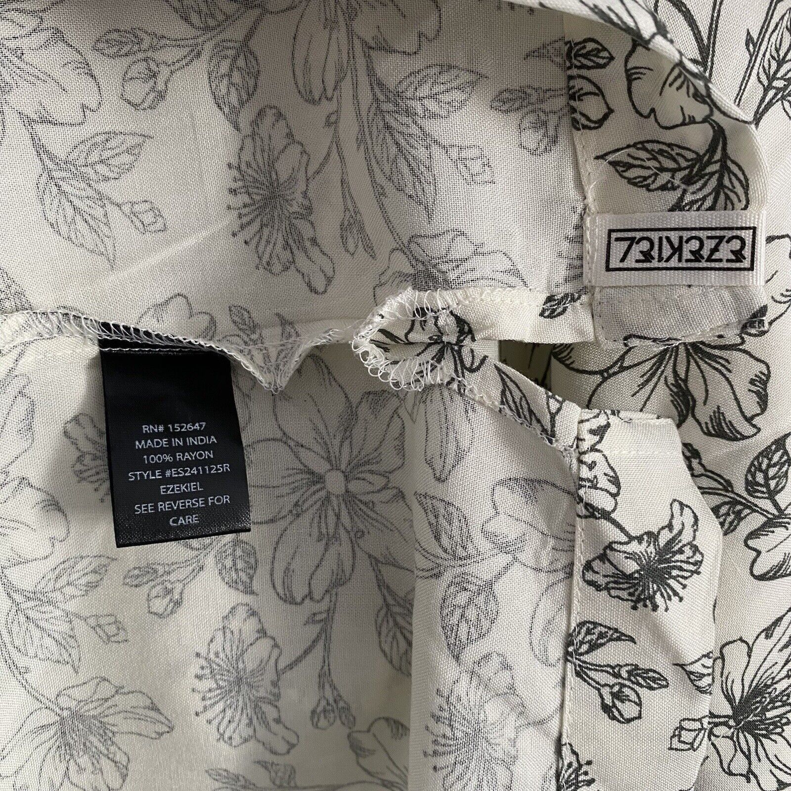 Ezekiel Ezekiel Mens Floral Print Button Down Camp Shirt Small NEW Size US S / EU 44-46 / 1 - 6 Thumbnail