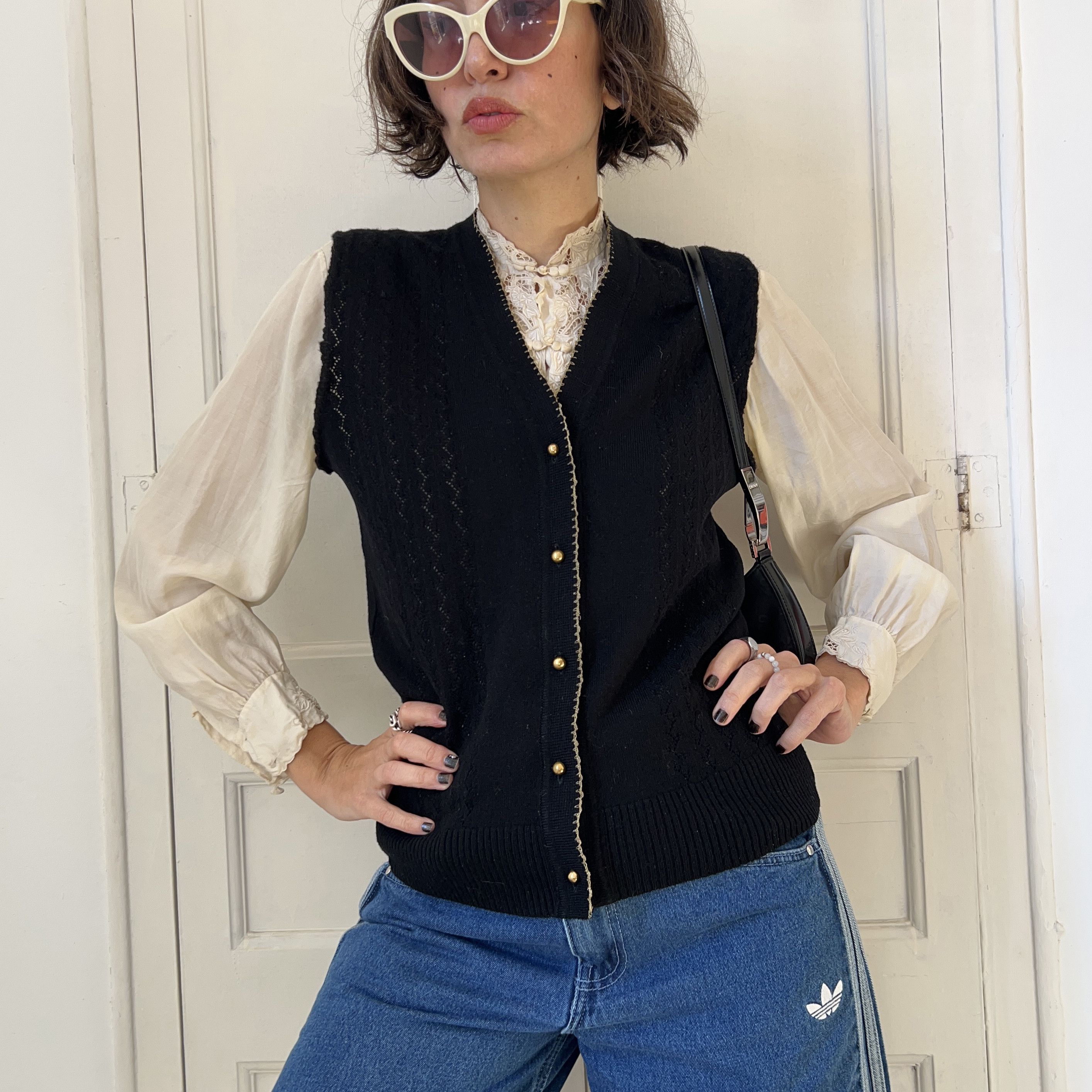 Vintage Vintage Black Knit Sweater Vest with Gold Buttons Size M / US 6-8 / IT 42-44 - 1 Thumbnail