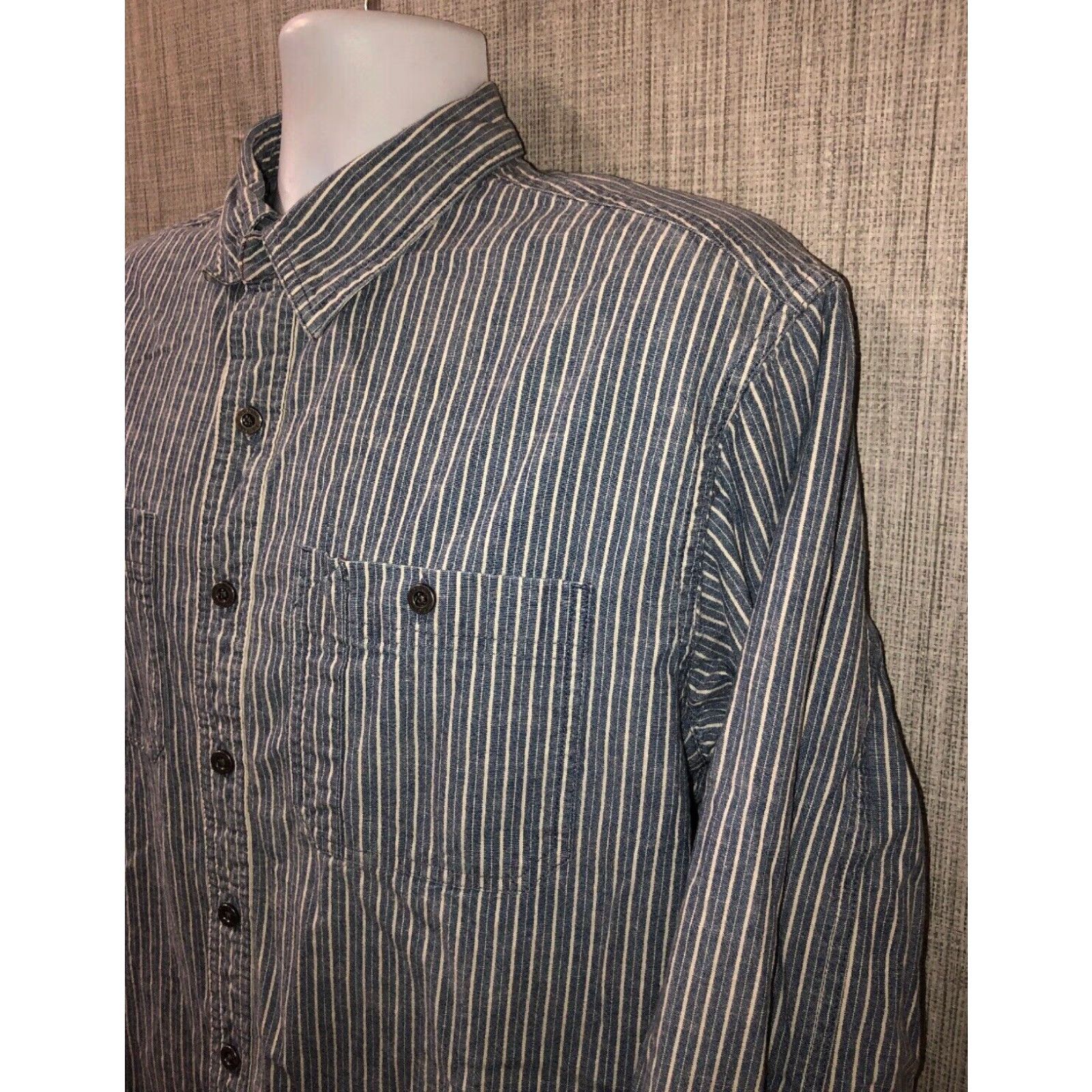 Vintage VINTAGE L.L. Bean Men's Long Sleeve Button-Up Shirt Big & Tall Size L Blue Striped Size US L / EU 52-54 / 3 - 2 Thumbnail