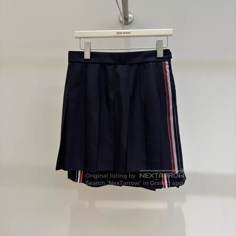 Thom Browne Thom Browne Pleated Skirt with Three-Color Stripe in Dark Size 26" / US 2 / IT 38 - 1 Thumbnail