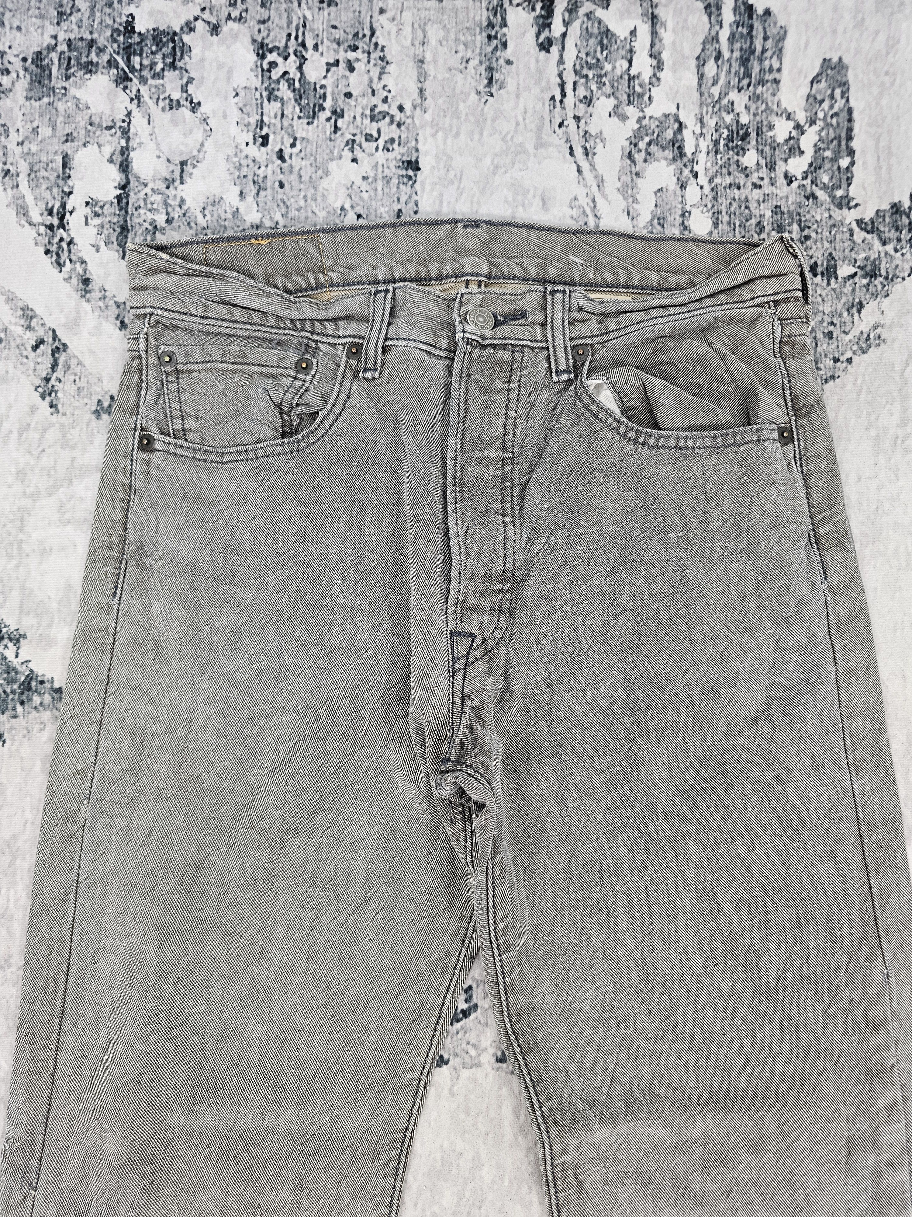 Levi's Vintage Clothing LEVIS 501 Sun Faded Ripped Gray Size 32X30 Jeans L0422 Size US 32 / EU 48 - 8 Thumbnail