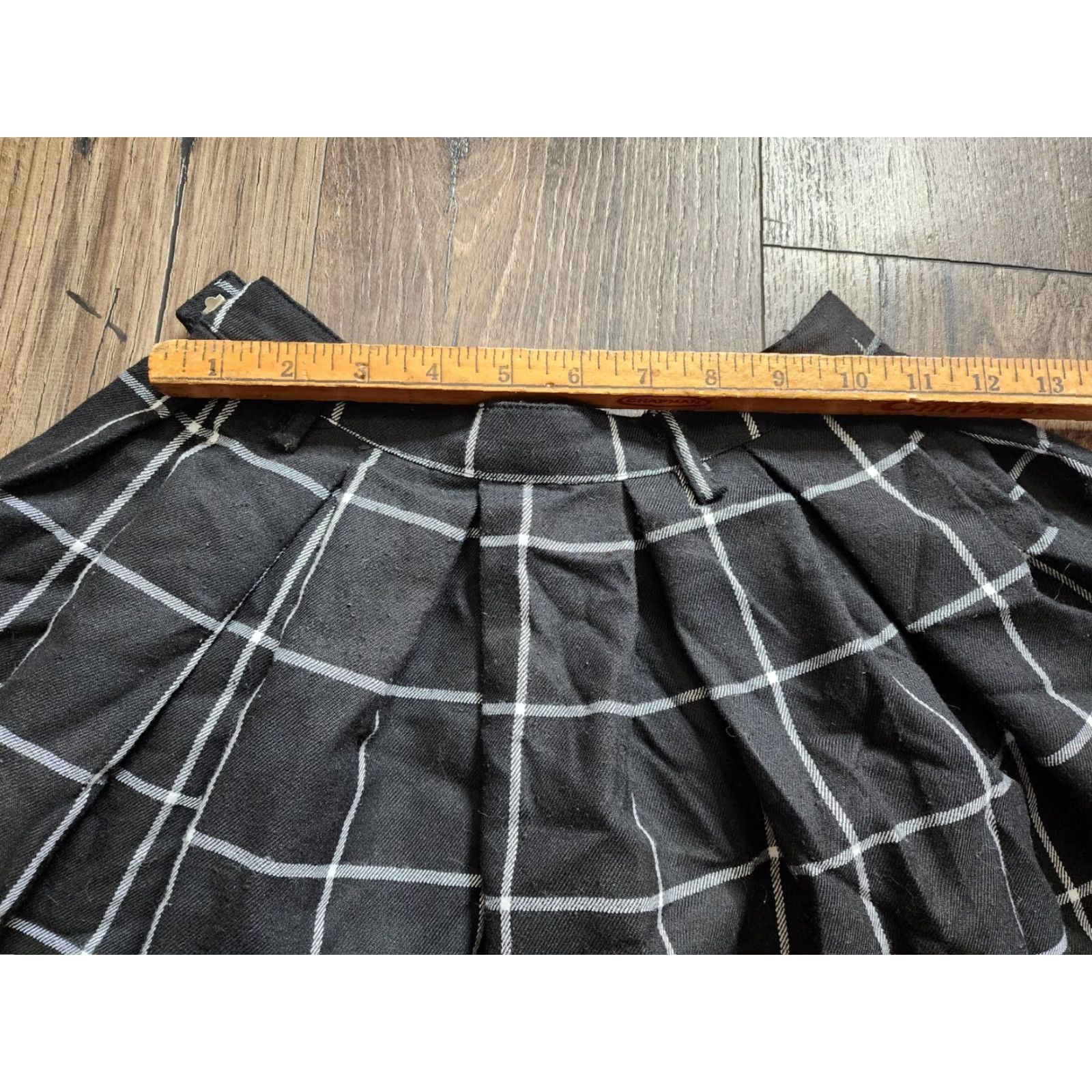 Hot Topic HOT TOPIC XS Mini Skirt Black Plaid Tartan Grunge Goth Skater Emo Size 26" / US 2 / IT 38 - 2 Thumbnail