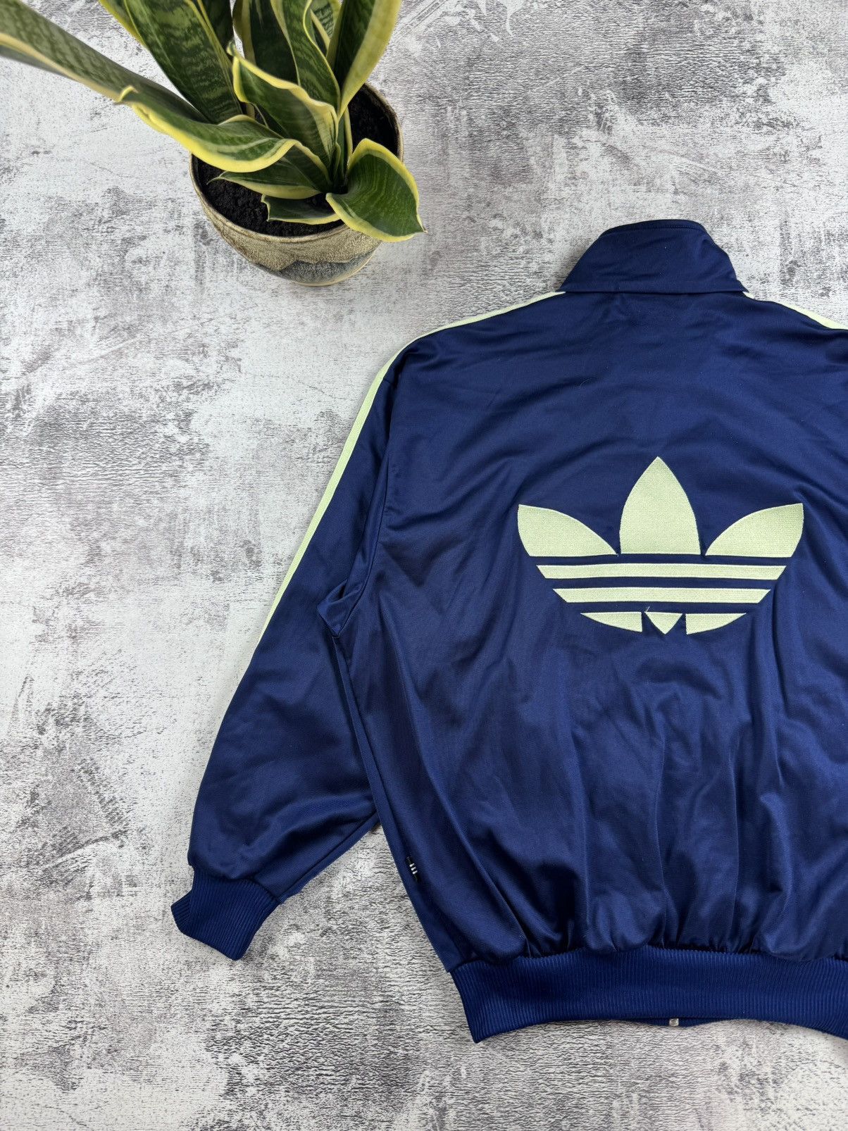 Adidas Adidas Original Y2K Hype Logo Track Activewear Light Jacket Size US S / EU 44-46 / 1 - 14 Thumbnail