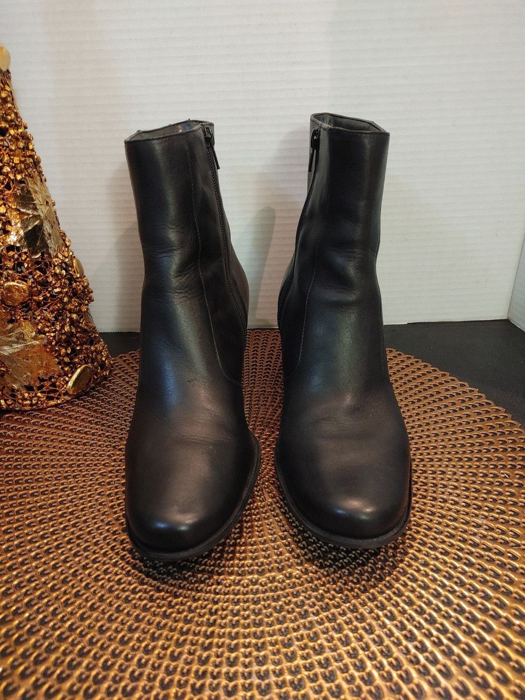 Naturalizer Naturalizer River Ankle Boot Size 9.5M Size US 9 / IT 39 - 2 Thumbnail