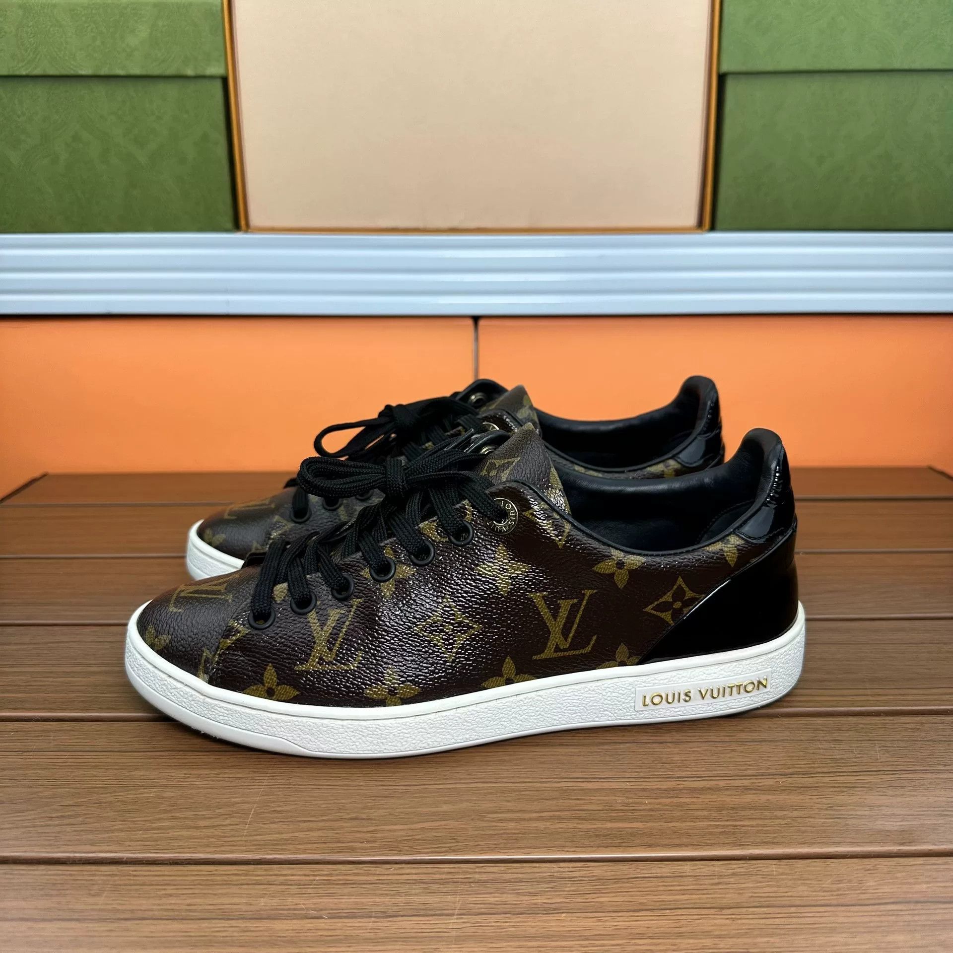 Louis Vuitton Louis Vuitton Multi Lowtop Sneakers it_37 Women Size US 7 / IT 37 - 1 Thumbnail