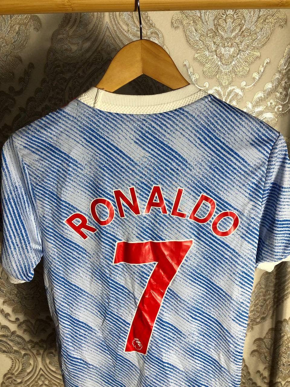 Vintage ADIDAS FC MANCHESTER UNITED ENGLAND SOCCER JERSEY RETRO Y2K Size US S / EU 44-46 / 1 - 7 Thumbnail