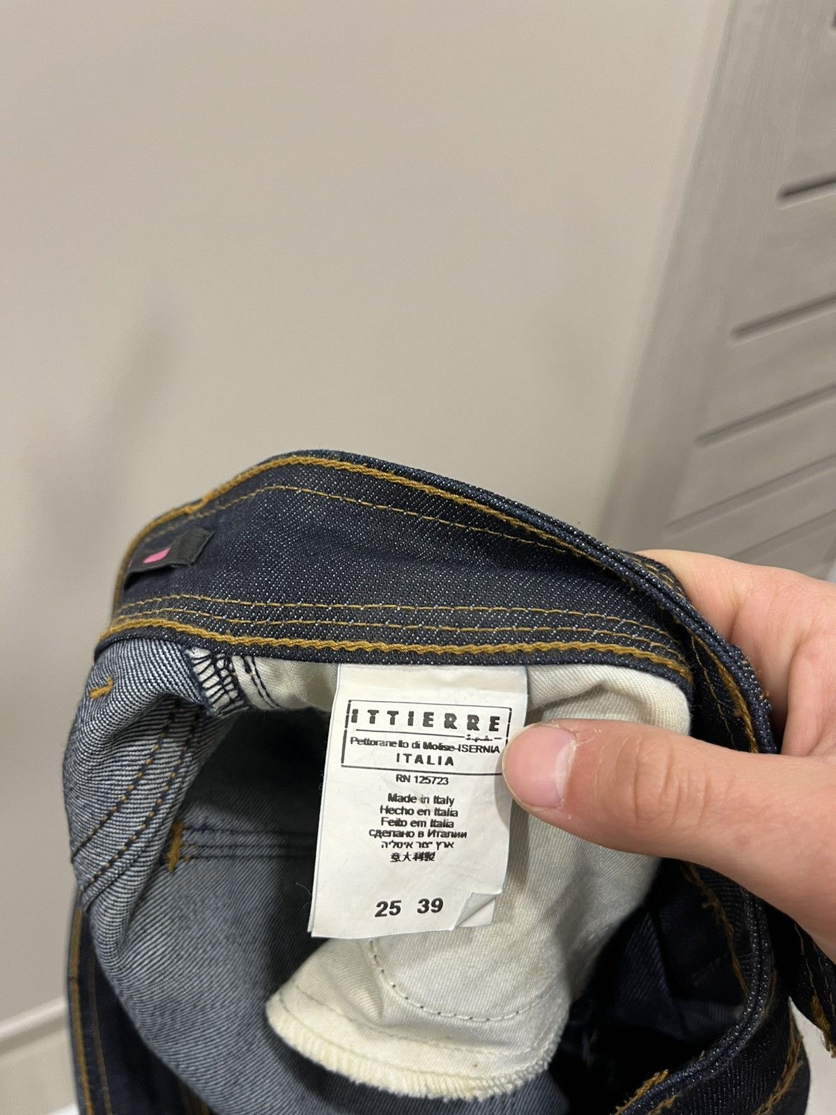 Versace Vintage Versace Jeans Couture slim leg Blue jeans 25 Size 27" / US 4 / IT 40 - 11 Thumbnail