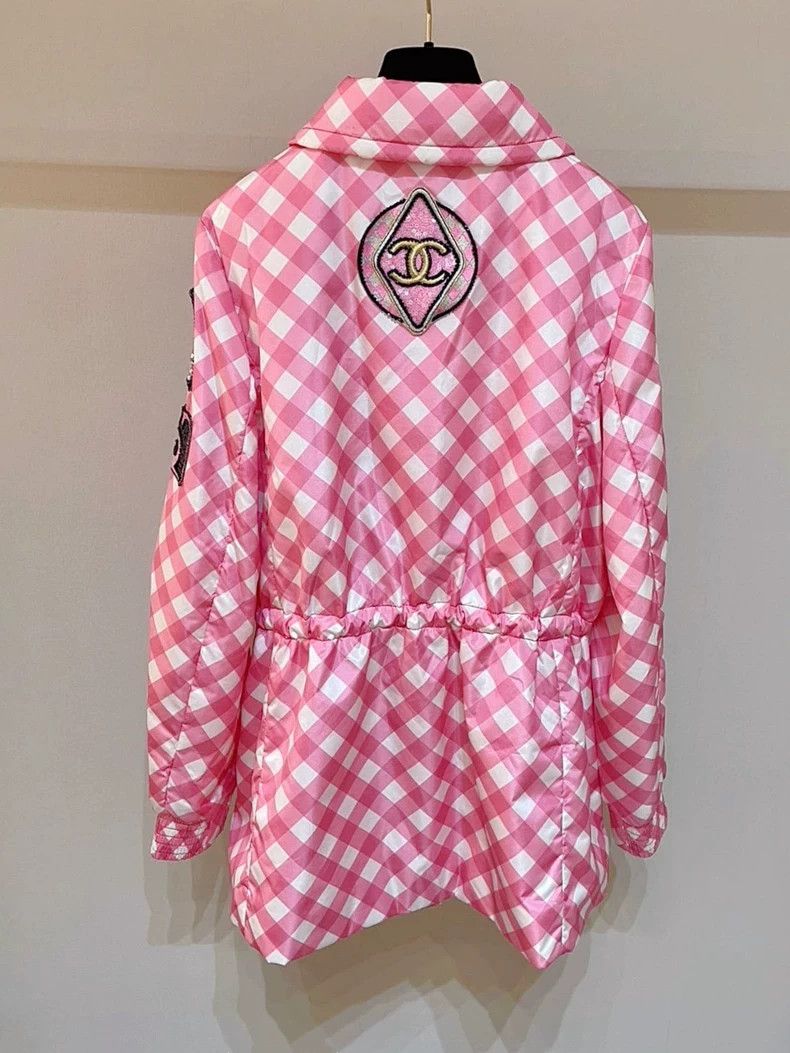 Chanel Chanel 23C pink and white plaid logo waist jacket Size S / US 4 / IT 40 - 1 Thumbnail