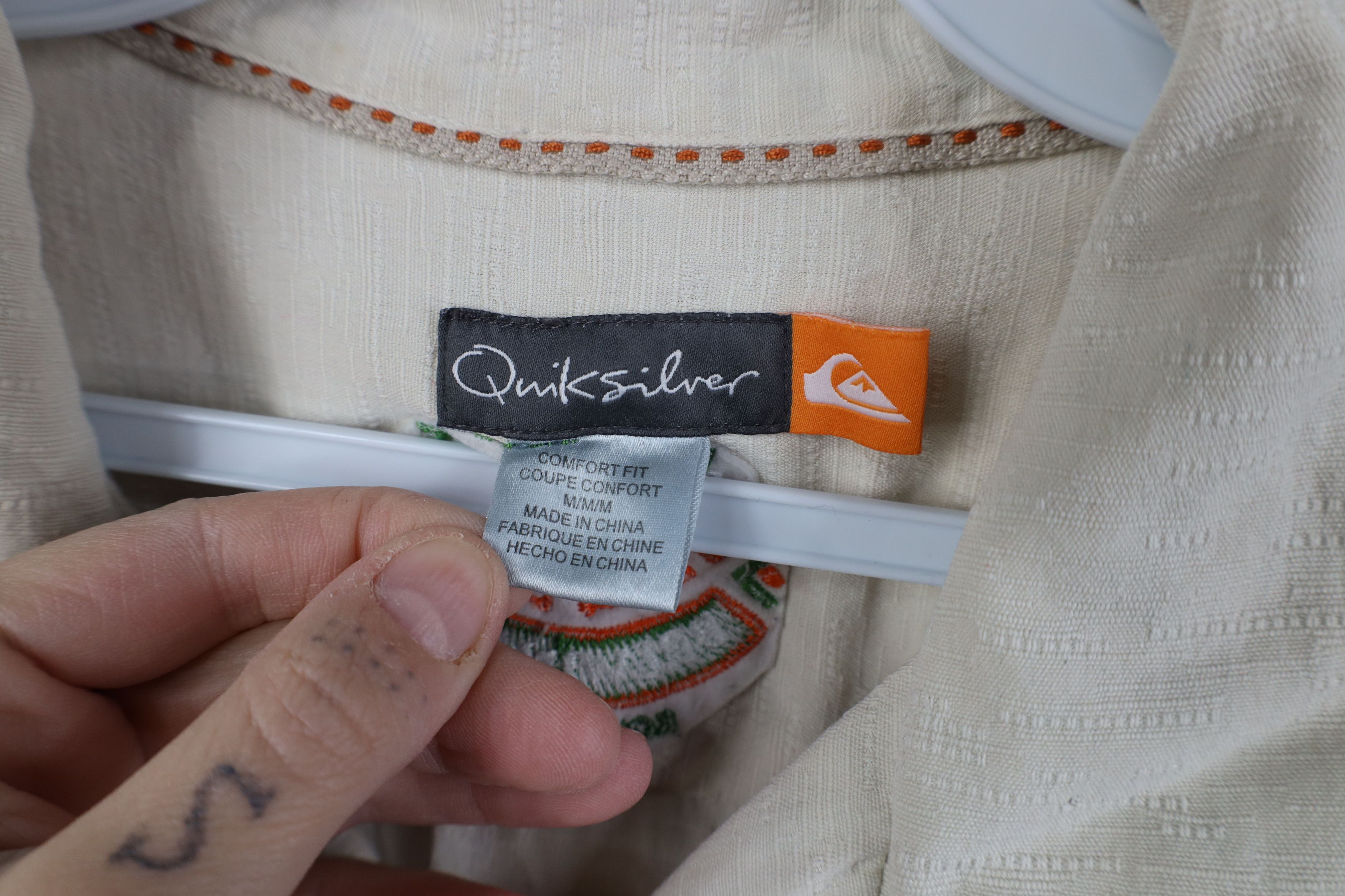 Quiksilver Vintage Quiksilver Surfing Silk Tribal Camp Button Shirt Size US M / EU 48-50 / 2 - 7 Thumbnail