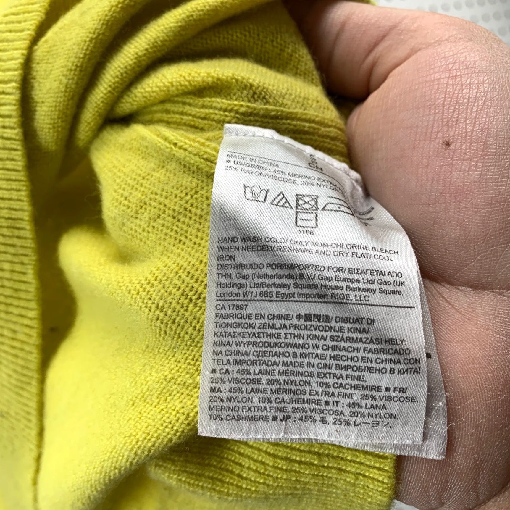 Banana Republic Banana Republic Merino Wool Pullover Sweater Womens Small Yellow Knit Shirt Pullover 90s? None. Size S / US 4 / IT 40 - 4 Thumbnail
