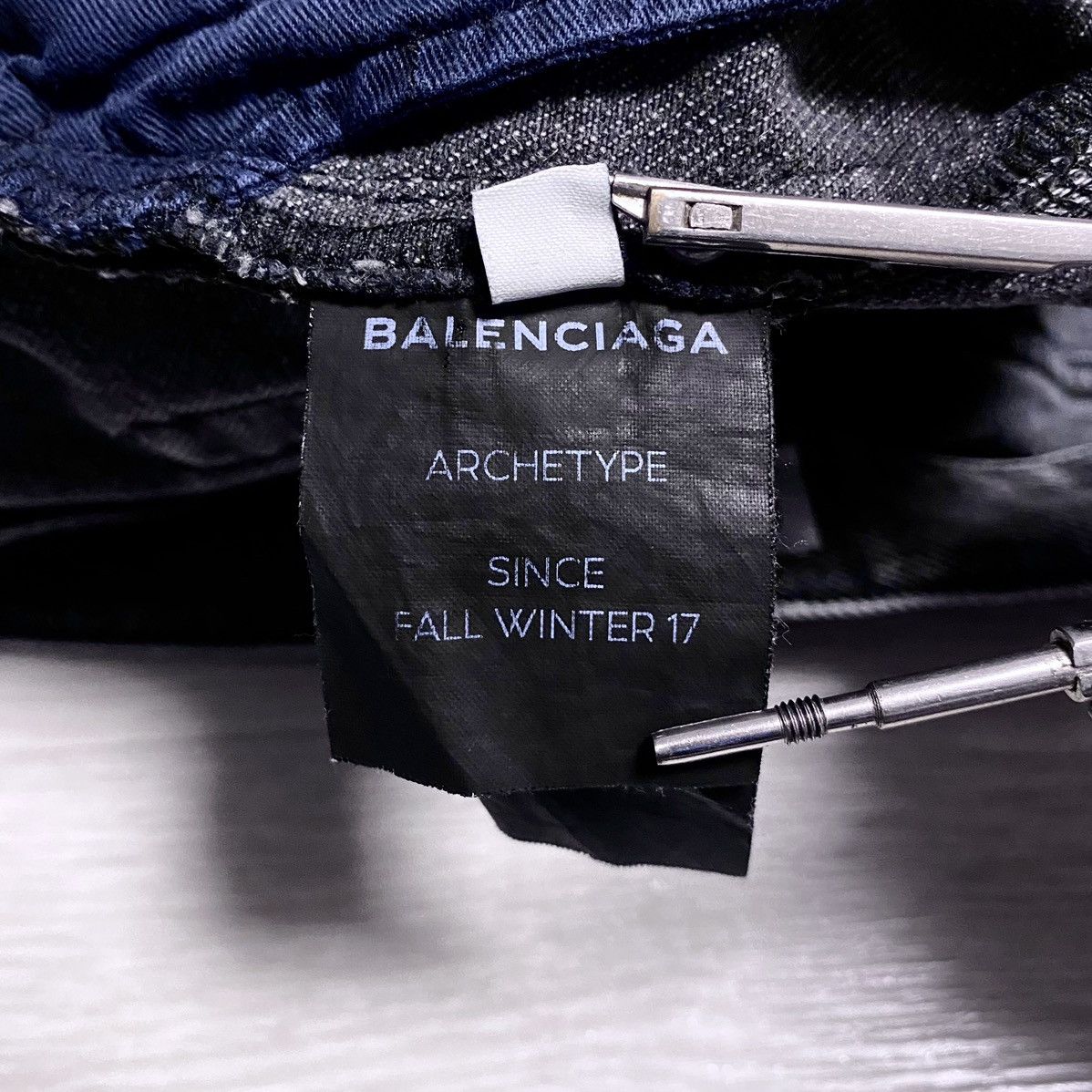 Balenciaga Unisex Balenciaga FW’17 Archetype Graphite Black Denim Jeans Size US 28 / EU 44 - 17 Thumbnail