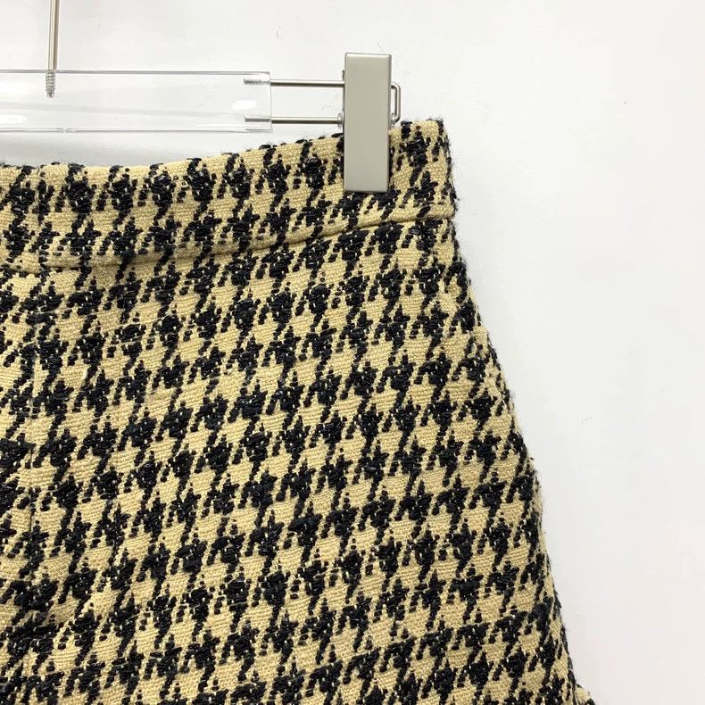Dior Dior Brown check-in casual knitted shorts 2506-Nextarrow Size 24" / US 00 / IT 34 - 3 Thumbnail
