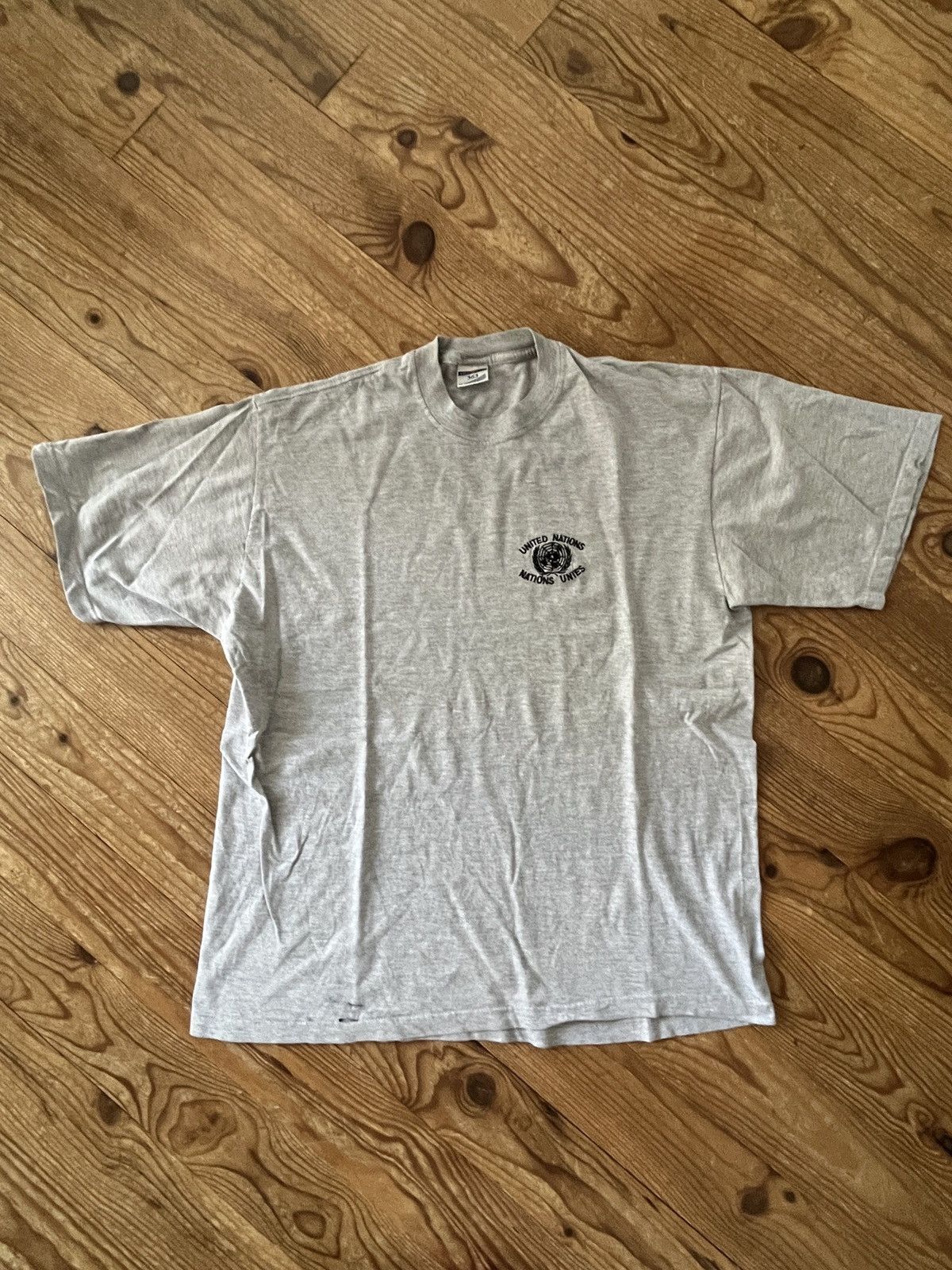 Jerzees United Nations (UN) vintage tee Size US XL / EU 56 / 4 - 1 Thumbnail