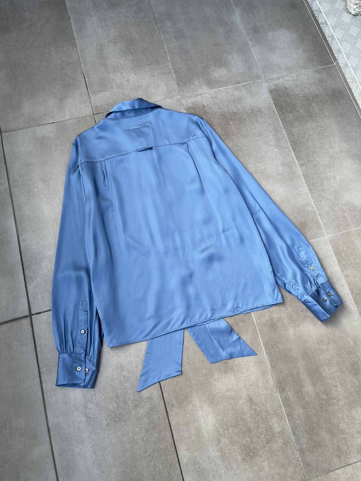 Maison Margiela !DS! SS22 Maison Margiela Bow Blue Viscose Shirt Size L / US 10 / IT 46 - 16 Thumbnail