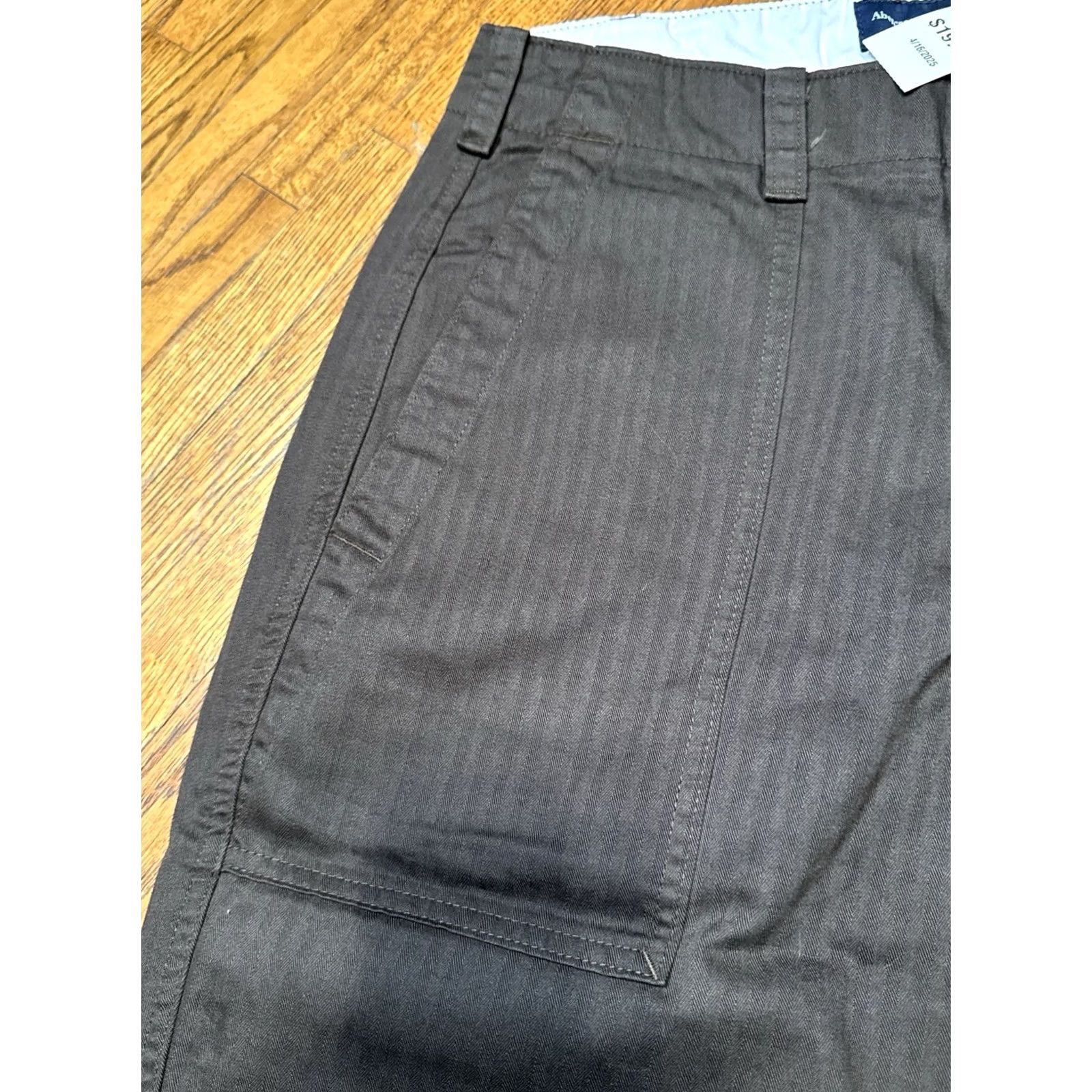 Abercrombie & Fitch Abercrombie & Fitch Loose Fit Chino Pants Brown 30x32 Mens NWT Casual Flat Front Size US 30 / EU 46 - 2 Thumbnail