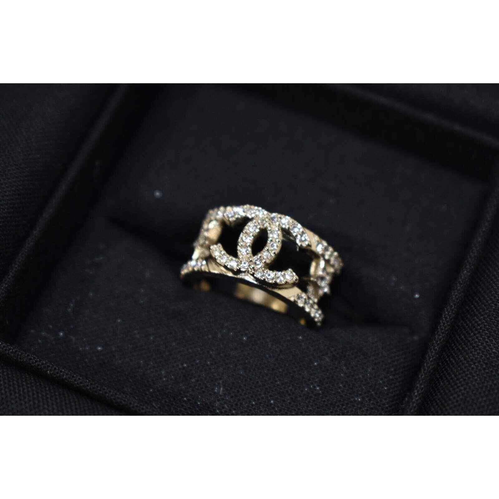 Chanel Chanel 22S Gold Crystal Star Interlocking Fashion Ring 52 6 Size ONE SIZE - 6 Thumbnail