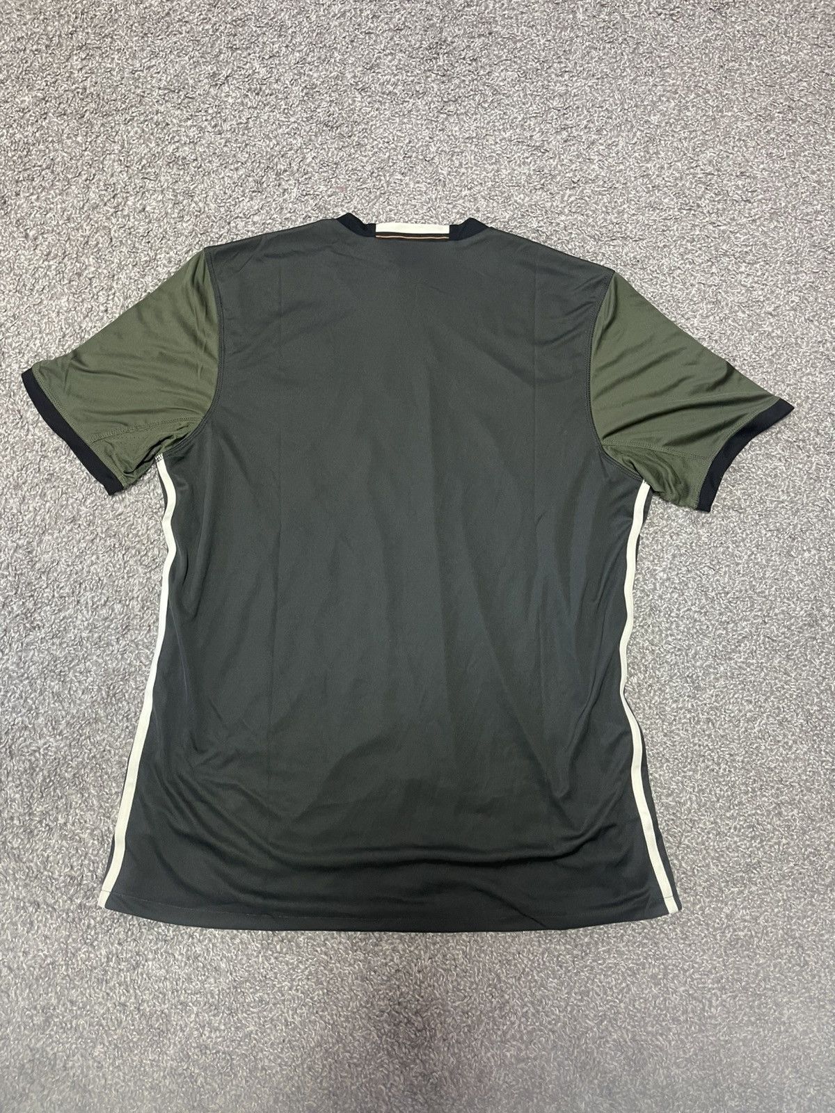 Adidas GERMANY 2016-2019 AWAY FOOTBALL SOCCER JERSEY L ADIDAS Size US L / EU 52-54 / 3 - 2 Thumbnail