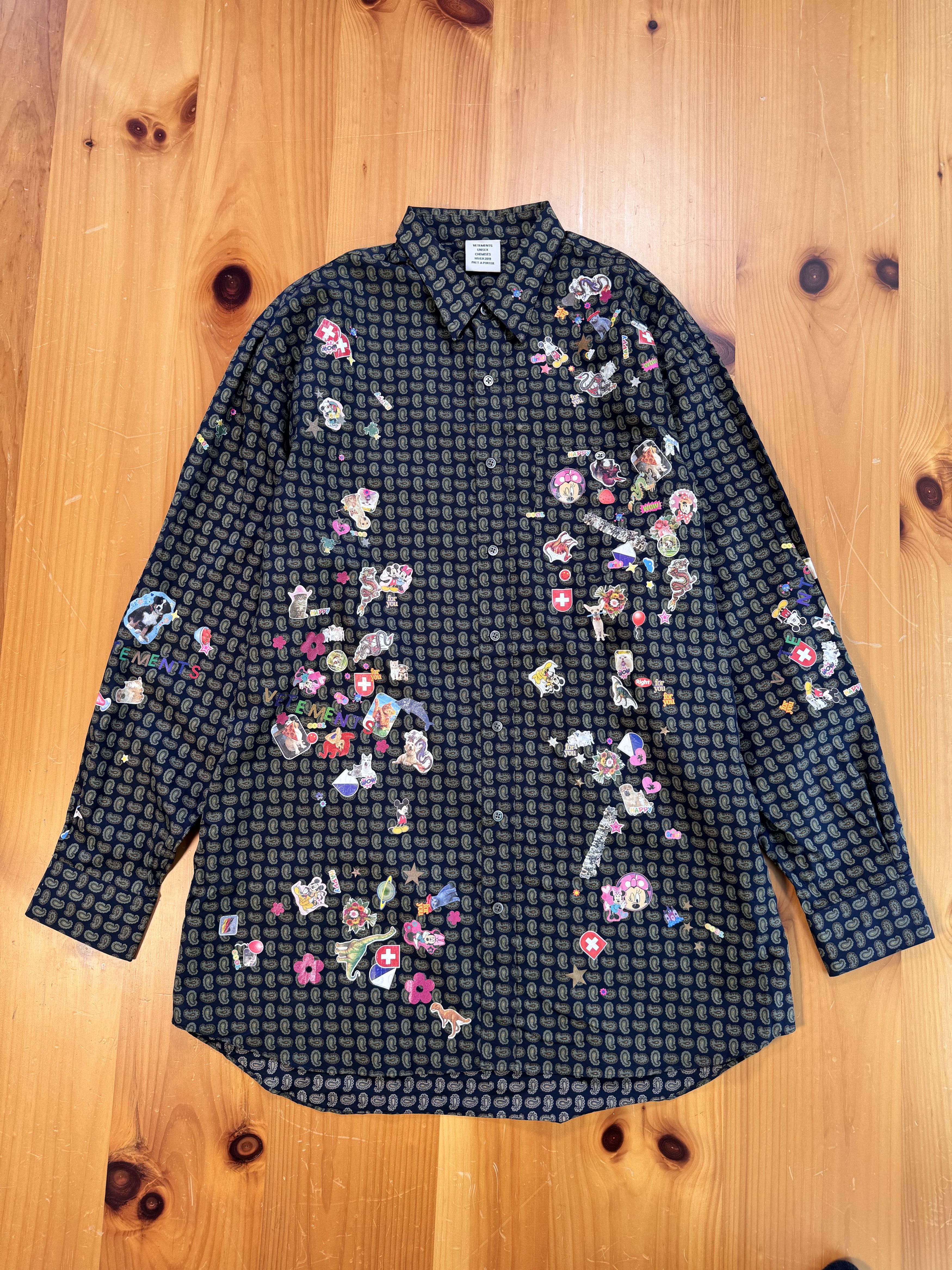Vetements Vetements RUNWAY paisley & stickers print shirt Size US M / EU 48-50 / 2 - 1 Thumbnail