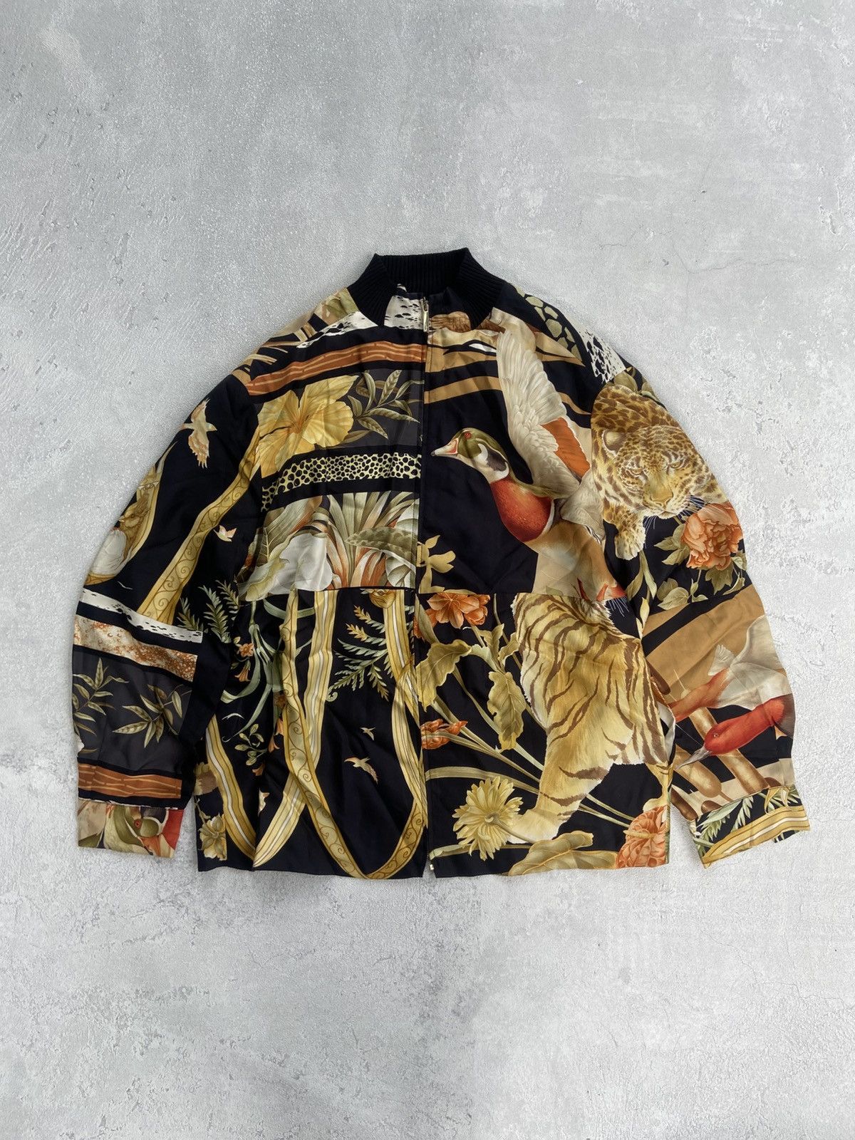 Salvatore Ferragamo Vintage Salvatore Ferragamo 90's Full Print Luxury Jacket Size US L / EU 52-54 / 3 - 9 Thumbnail
