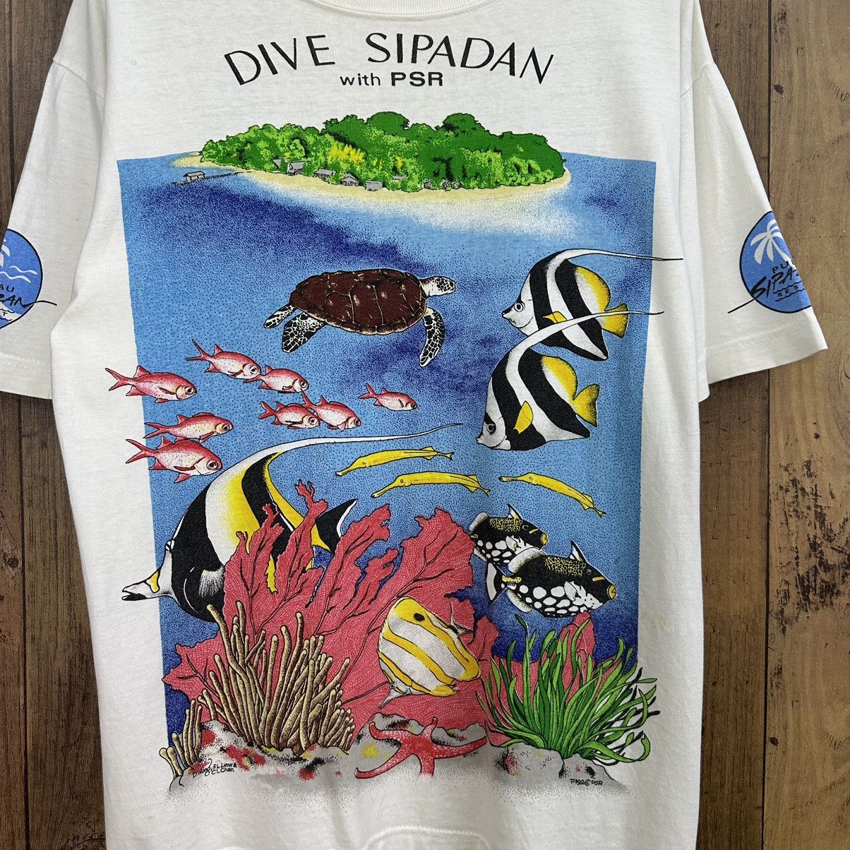 Vintage Vintage Dive Sipadan Island A712 Size US M / EU 48-50 / 2 - 2 Thumbnail