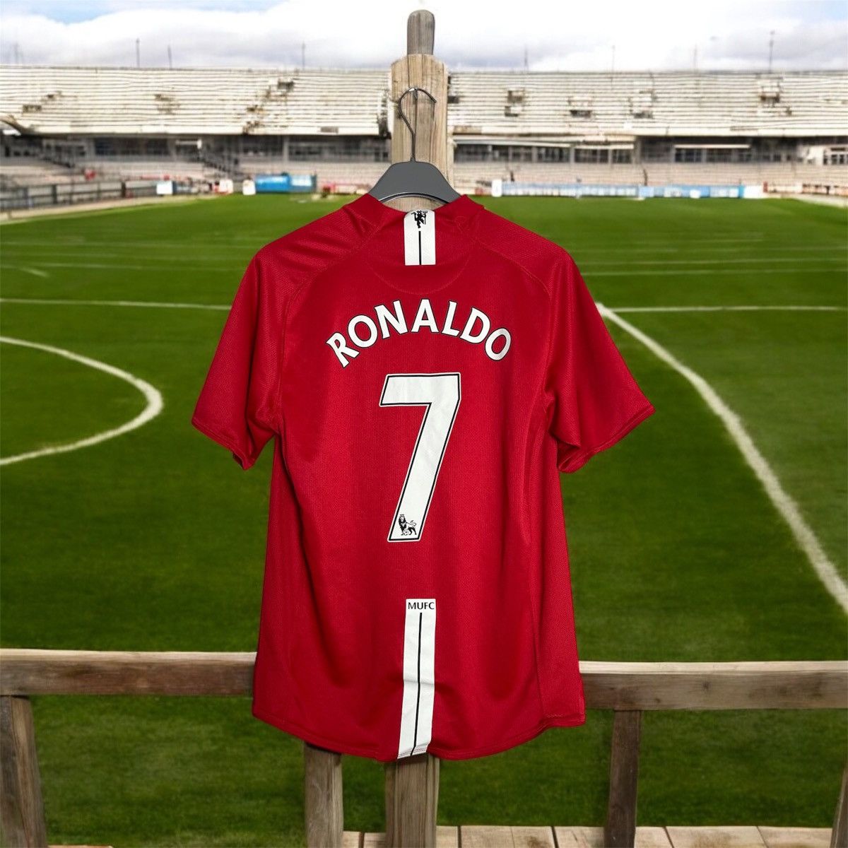 Nike Nike Cristiano Ronaldo Manchester United vintage soccer Size US M / EU 48-50 / 2 - 1 Thumbnail