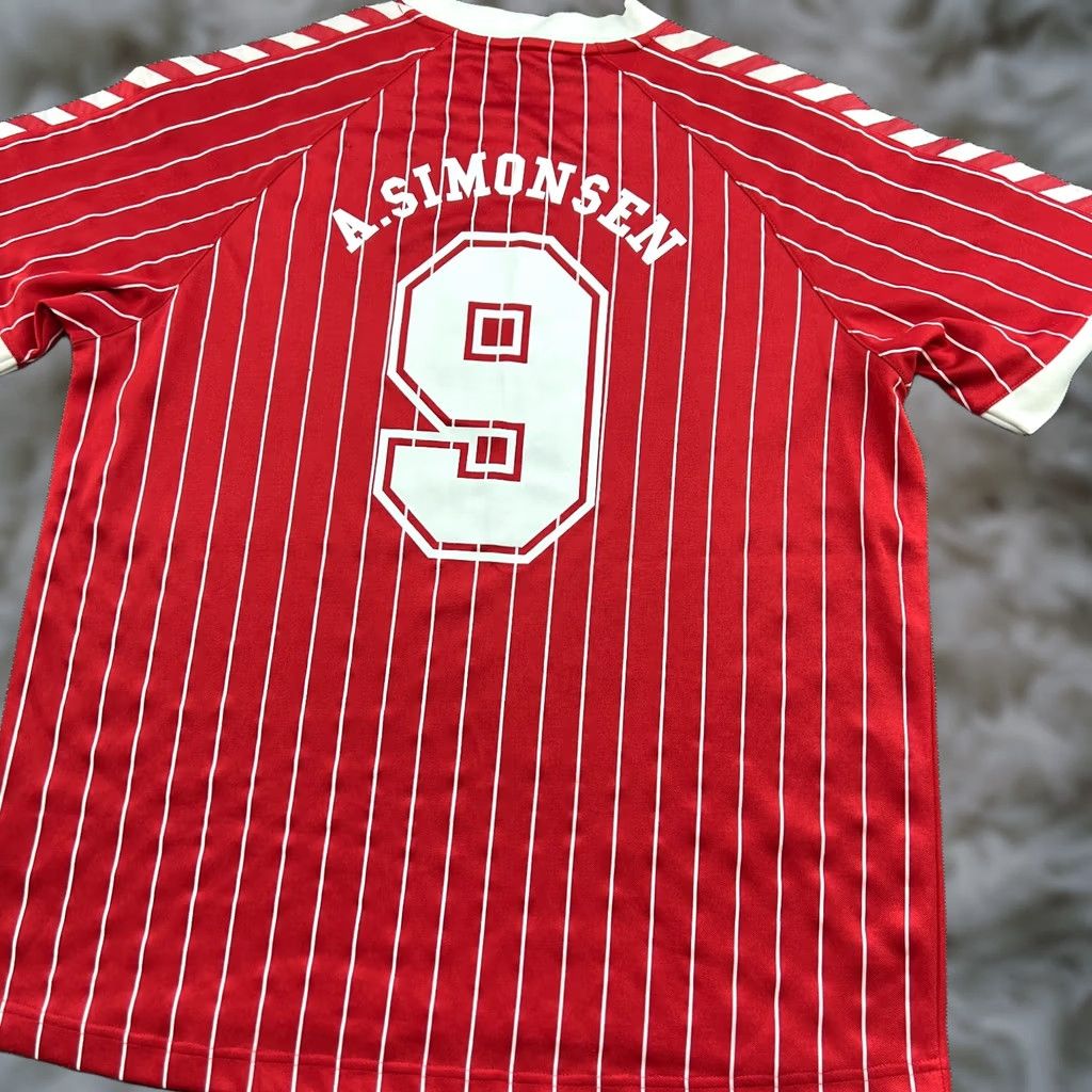 Hummel Hummel Denmark 1982 1983 Home Simonsen #9 Football Retro Jersey Mens 2XL Multicolor Shirt Size US XXL / EU 58 / 5 - 1 Thumbnail