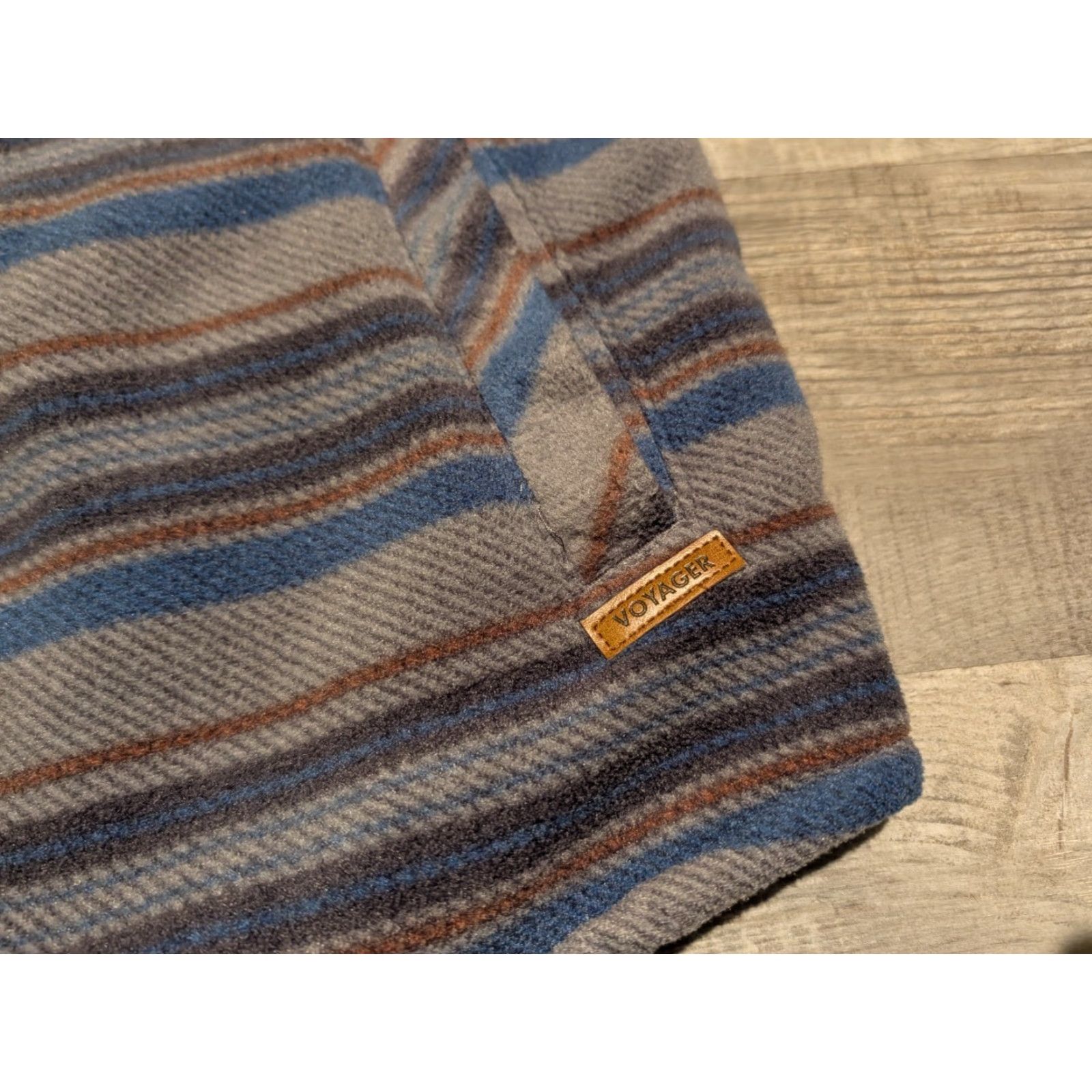 Vintage V Voyager Shacket Button-Up Shirt Male L Blue Gray Striped Fleece Pockets Heavyweight Casual Workwear EUC Size US L / EU 52-54 / 3 - 6 Thumbnail