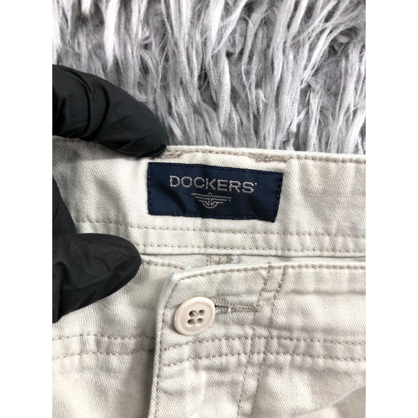 Dockers **Dockers Mens Cargo Shorts Size 36 Medium Wash Beige** User: Dockers Mens Cargo Shorts Size 36 Medium Wash Beige Size US 36 / EU 52 - 7 Thumbnail