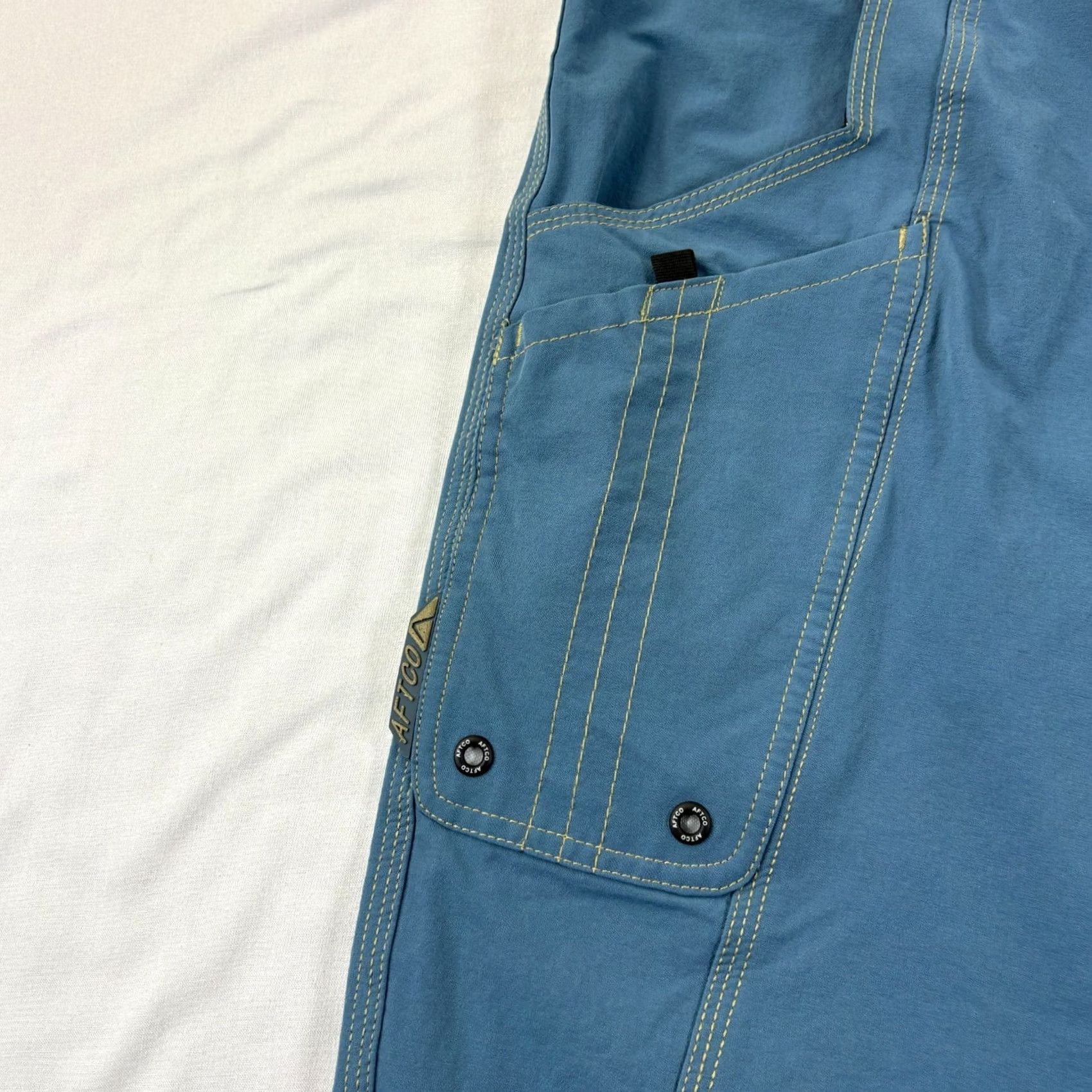Vintage AFTCO Shorts Cargo Mens 42 Blue Nylon Stretch Regular Inseam 10" Logo Front Solid Ships? Size US 42 / EU 58 - 3 Thumbnail