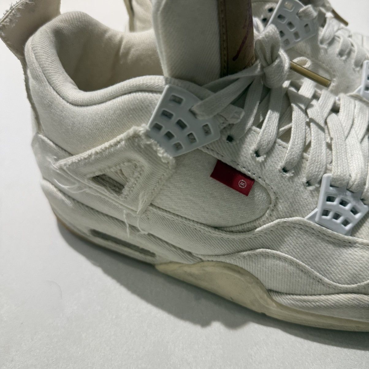 Jordan Brand × Levi's Jordan 4 Retro Levis white Size US 8.5 / EU 41-42 - 9 Thumbnail