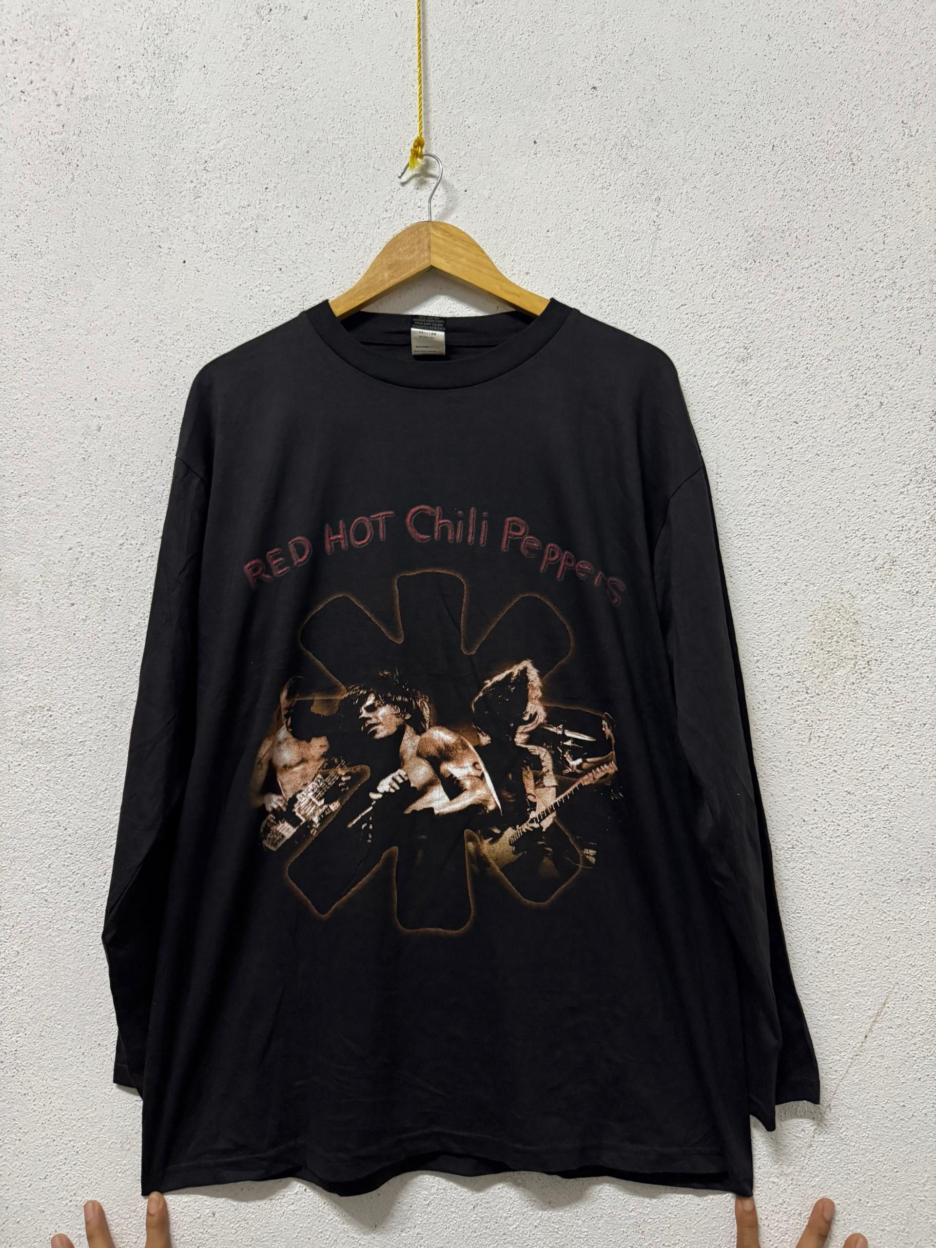 Band Tees Vintage bootleg red hot chili pepper rare find Size US XL / EU 56 / 4 - 1 Thumbnail