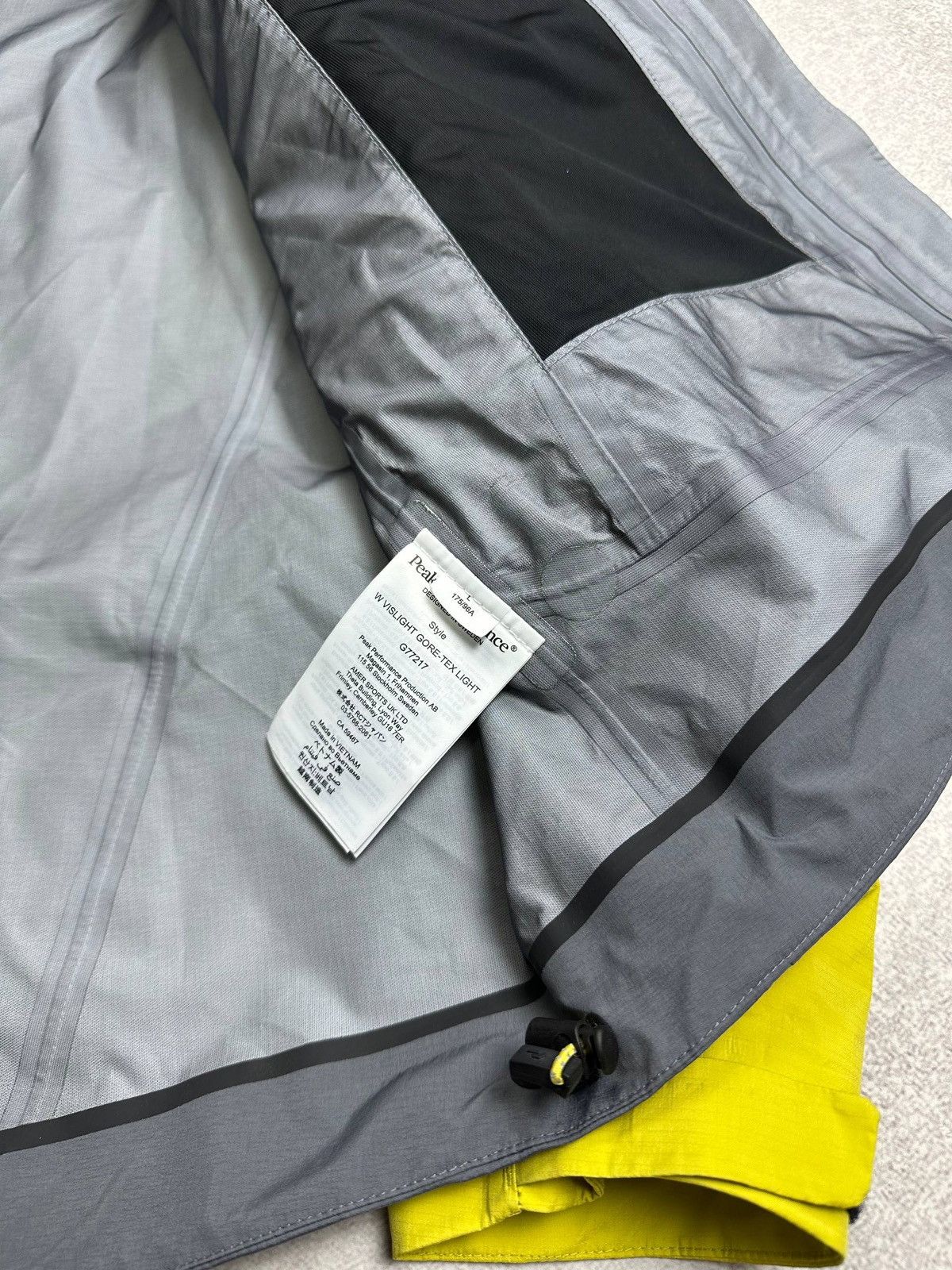 Peak Performance Vintage Peak Performance Shell Waterproof Jacket Rare L Size US L / EU 52-54 / 3 - 8 Thumbnail