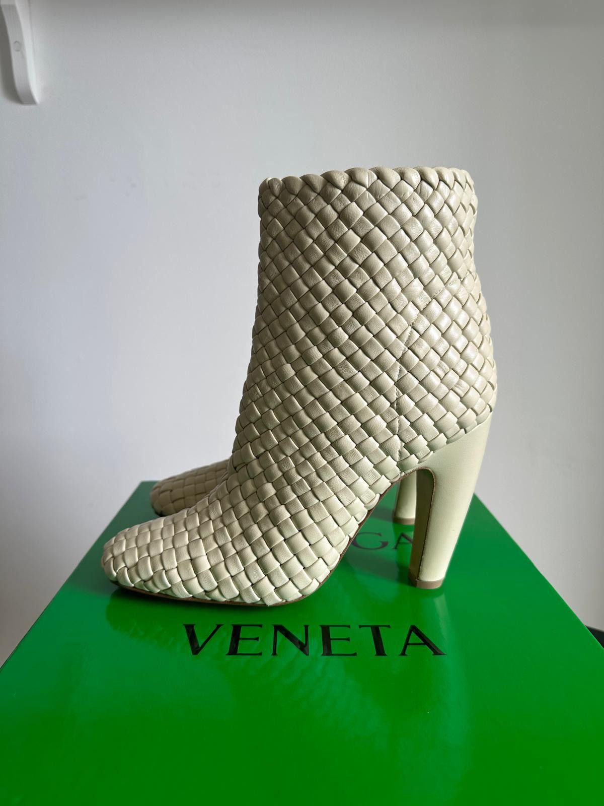 Bottega Veneta Bottega Veneta Canalazzo Ankle Boot Size US 7 / IT 37 - 2 Thumbnail