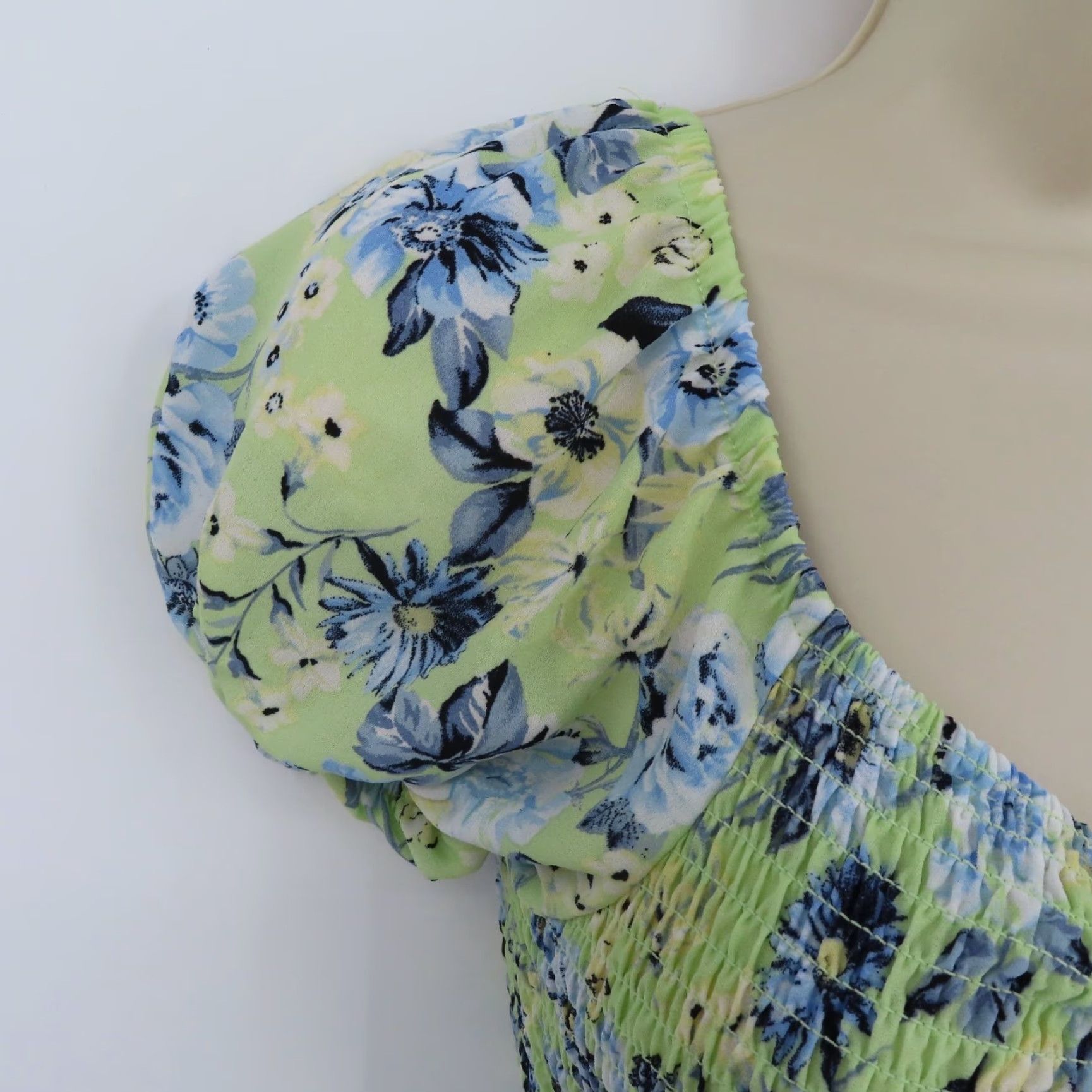 Madden NYC Womens Small Green Blue Flower Floral Puckered Bodycon Sun Dress  NEW