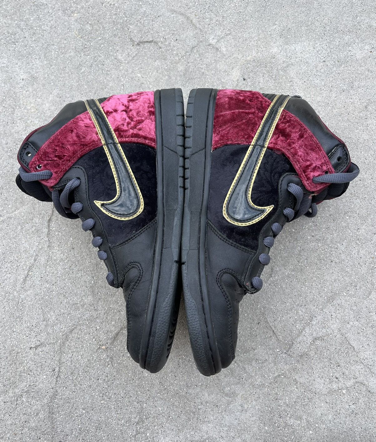 Nike NIKE SB DUNK HIGH BLOODY SUNDAY Size US 8 / EU 41 - 2 Thumbnail