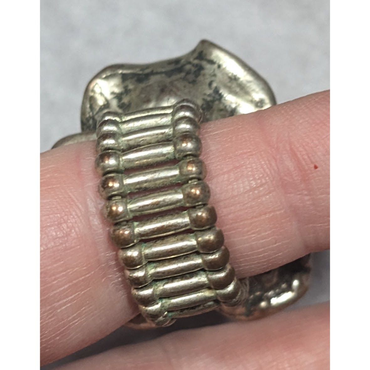 Other Vintage Glam Chunky Floral Silver Tone Stretch Ring Size 8 Size ONE SIZE - 8 Thumbnail