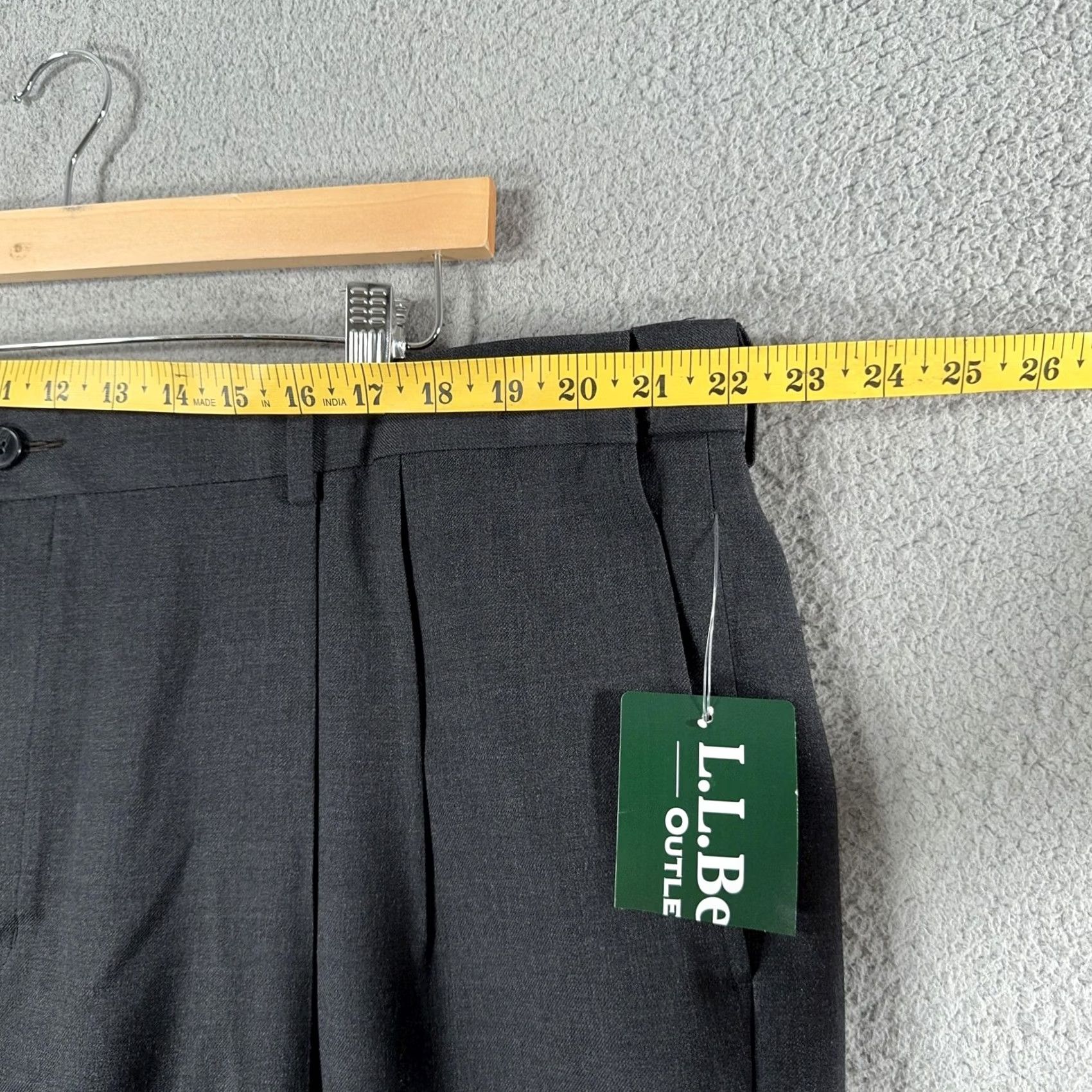 Vintage L.L. Bean Comfort Waist Dress Pants Mens 44x30 Gray Wool Pleated Front Straight Leg Trousers Size US 44 / EU 60 - 7 Thumbnail