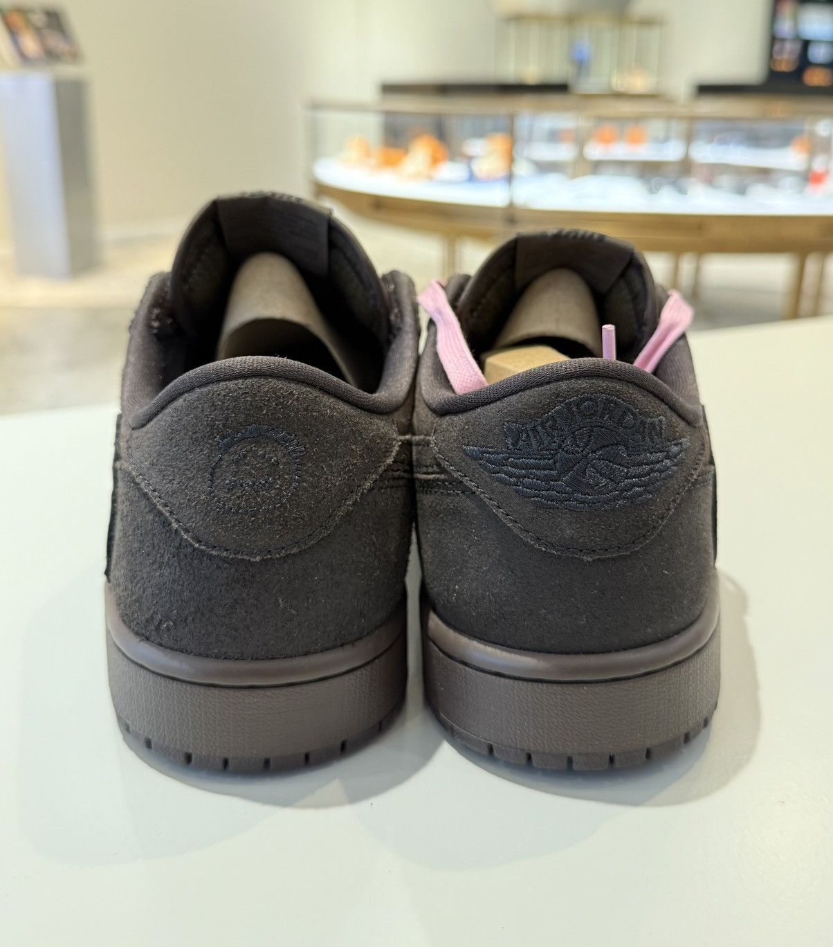 Nike × Travis Scott Air Jordan 1 Retro Low SP Travis Scott Velvet Brown Size US 9 / EU 42 - 11 Thumbnail