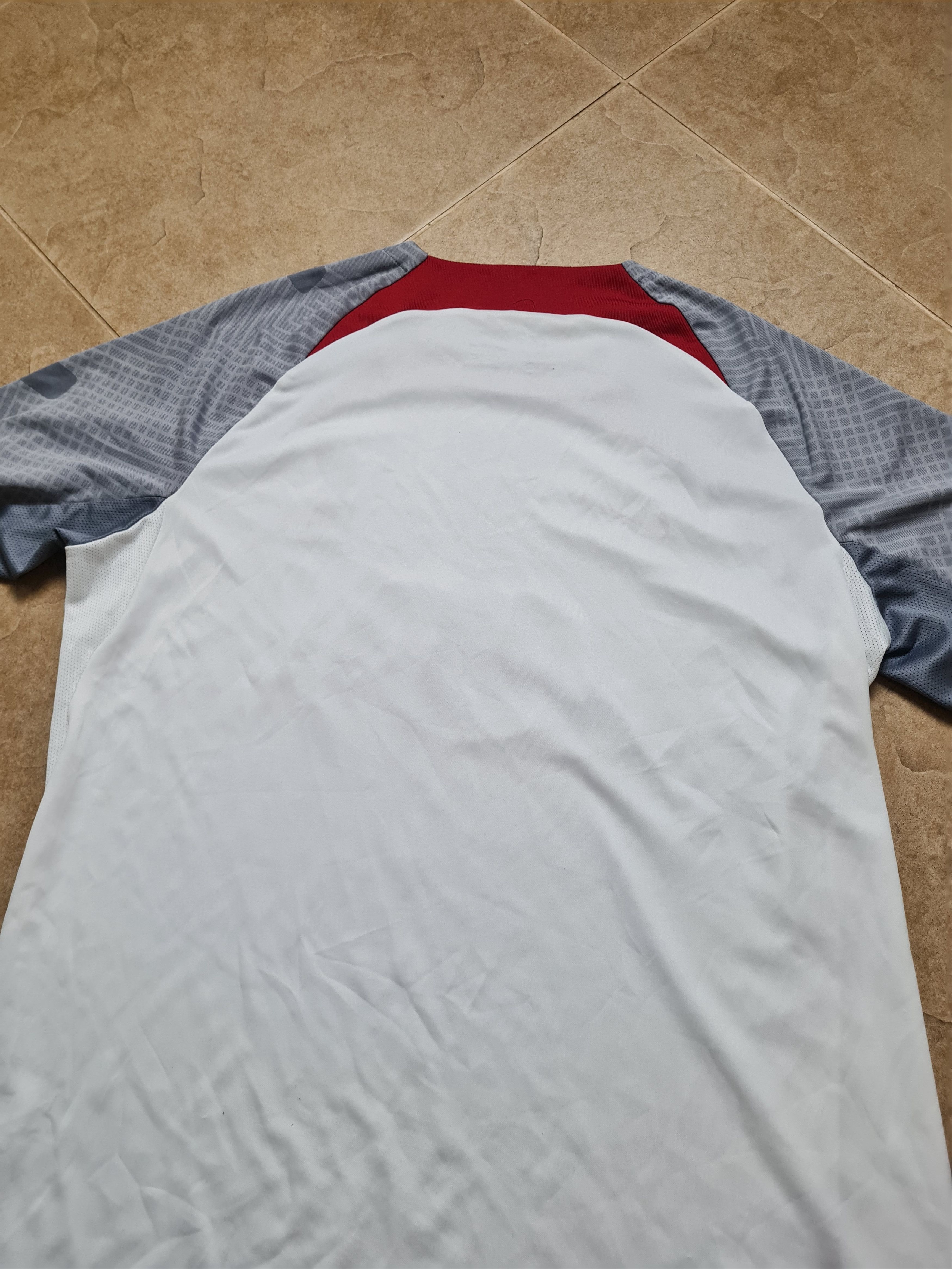 Nike Football Jersey Liverpool 2022-23 Nike training Soccer shirt Size US XL / EU 56 / 4 - 18 Thumbnail