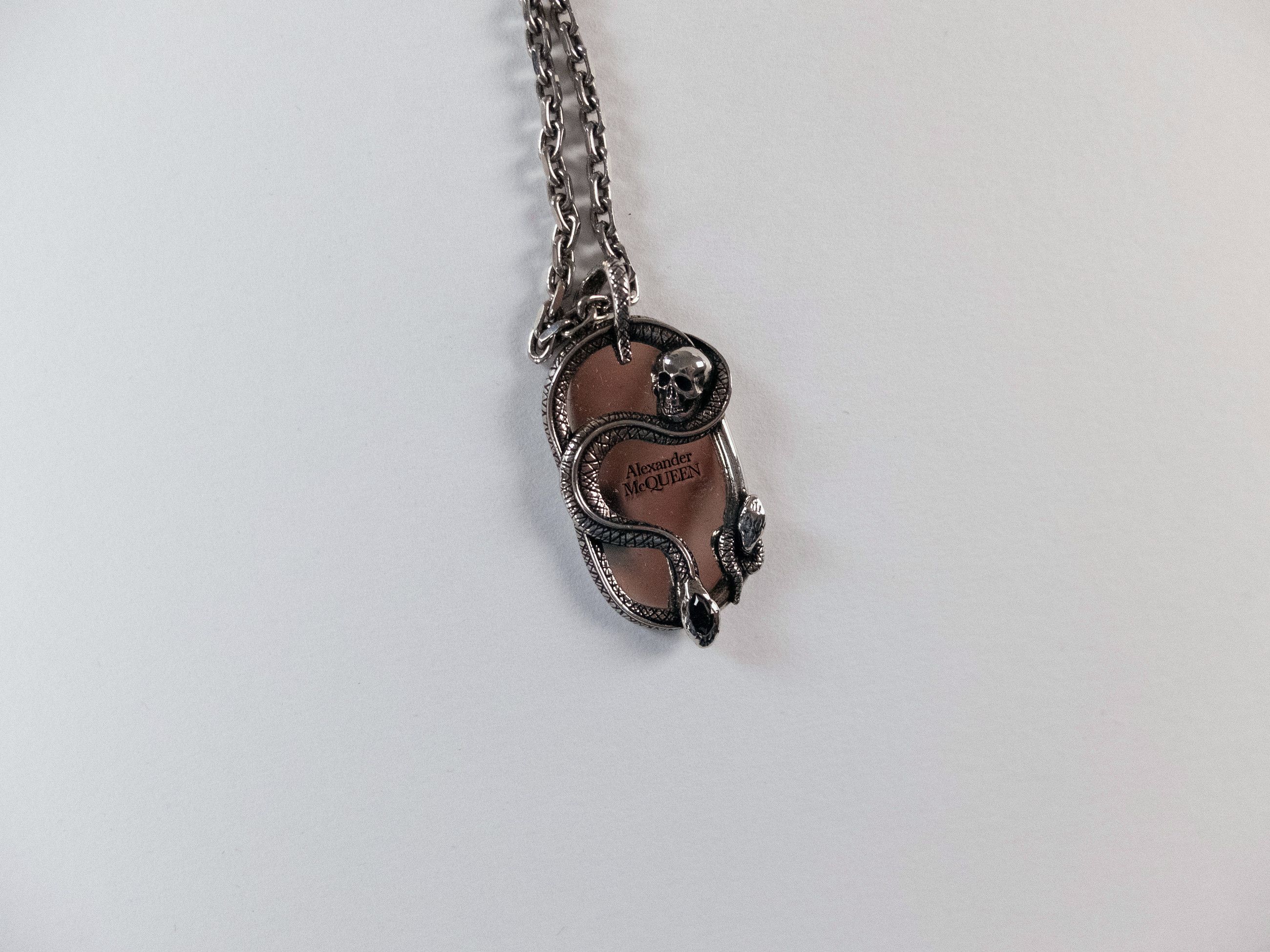 Alexander McQueen ALEXANDER MCQUEEN Snake & Skull silver tone pendant necklace Size ONE SIZE - 5 Thumbnail
