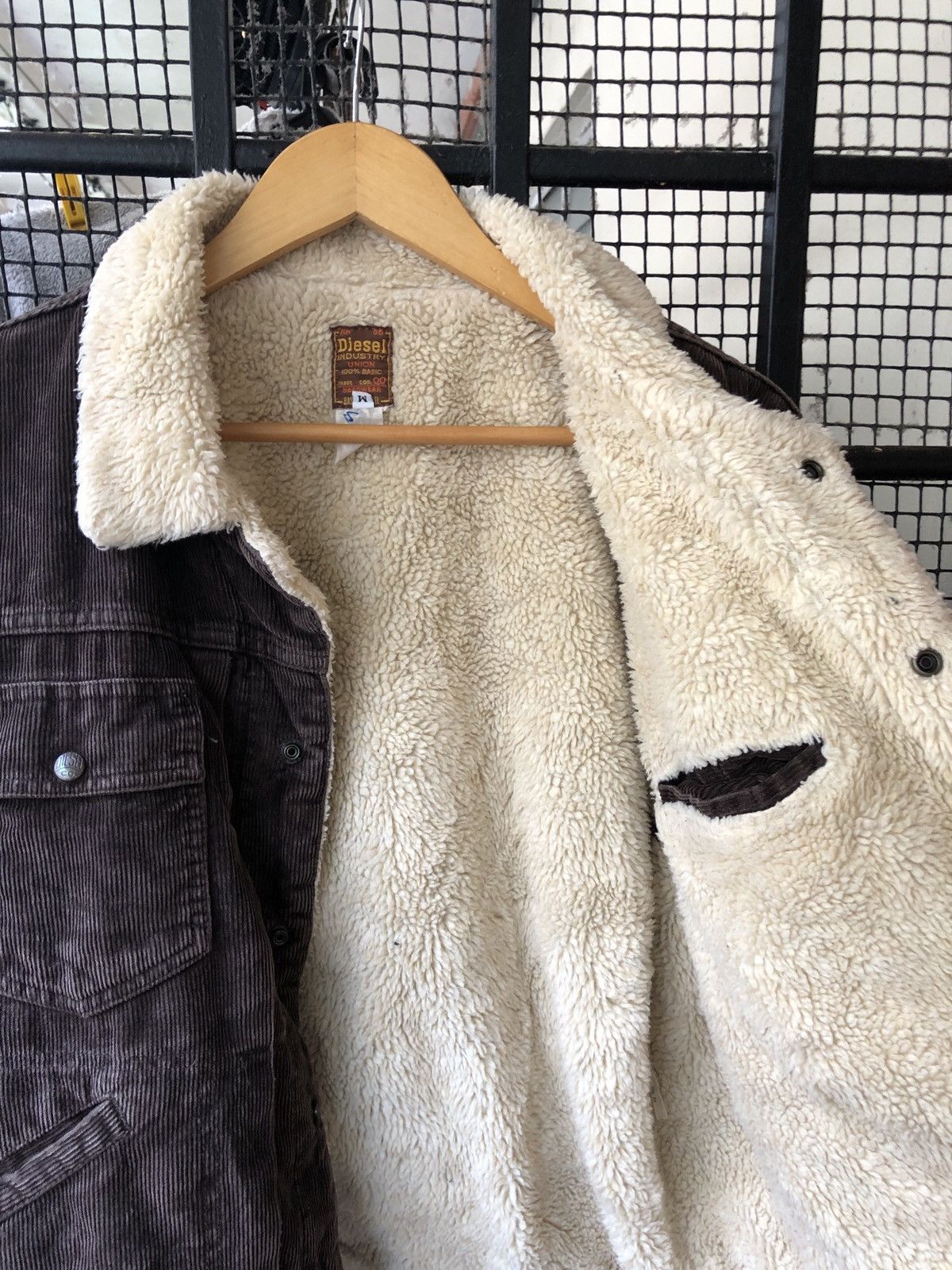 Diesel × Vintage VINTAGE DIESEL CORDUROY SHERPA JACKET Size US M / EU 48-50 / 2 - 4 Thumbnail