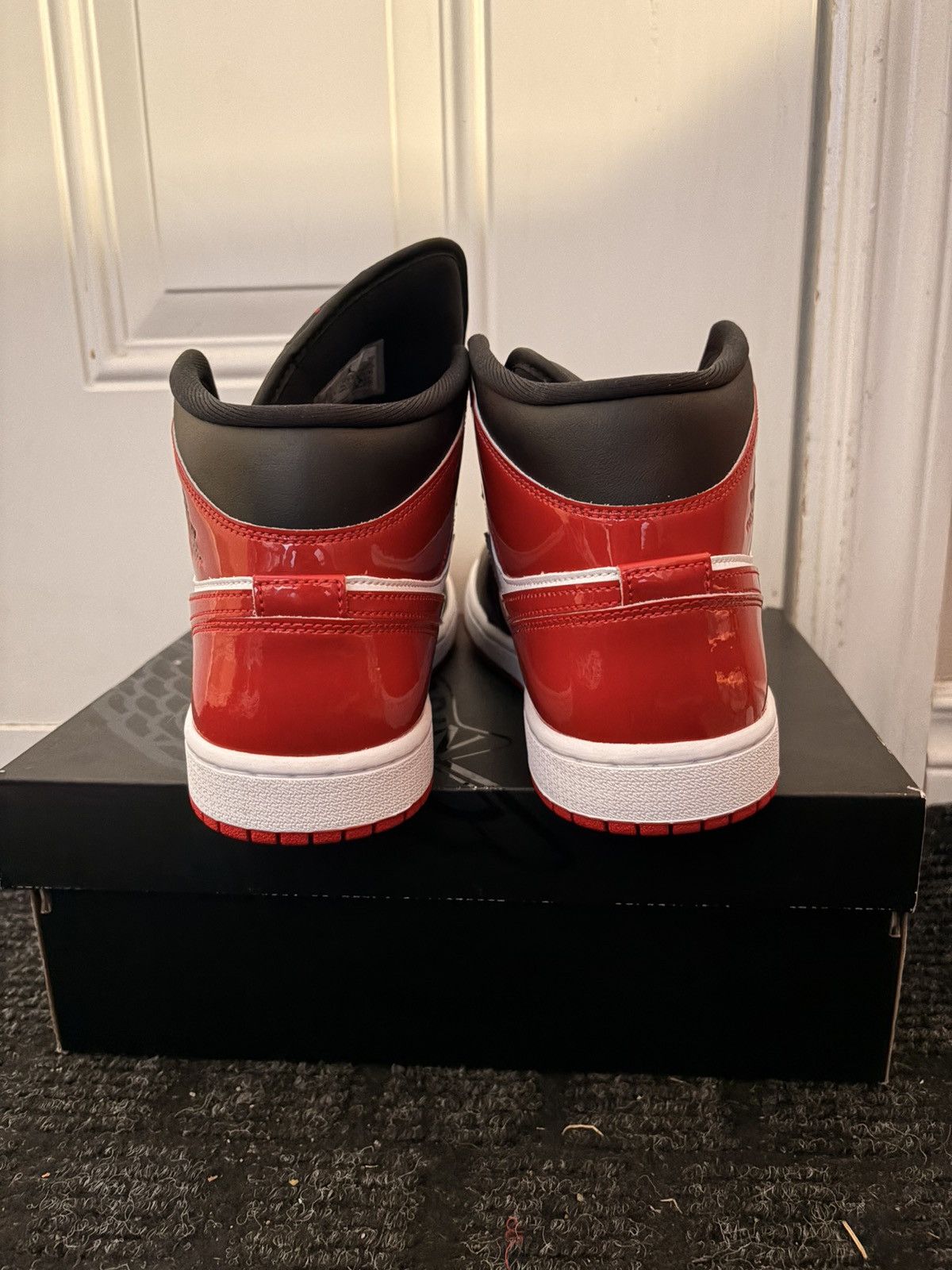 Jordan Brand Jordan Air Jordan 1 Mid SE Size US 8.5 / EU 41-42 - 3 Thumbnail