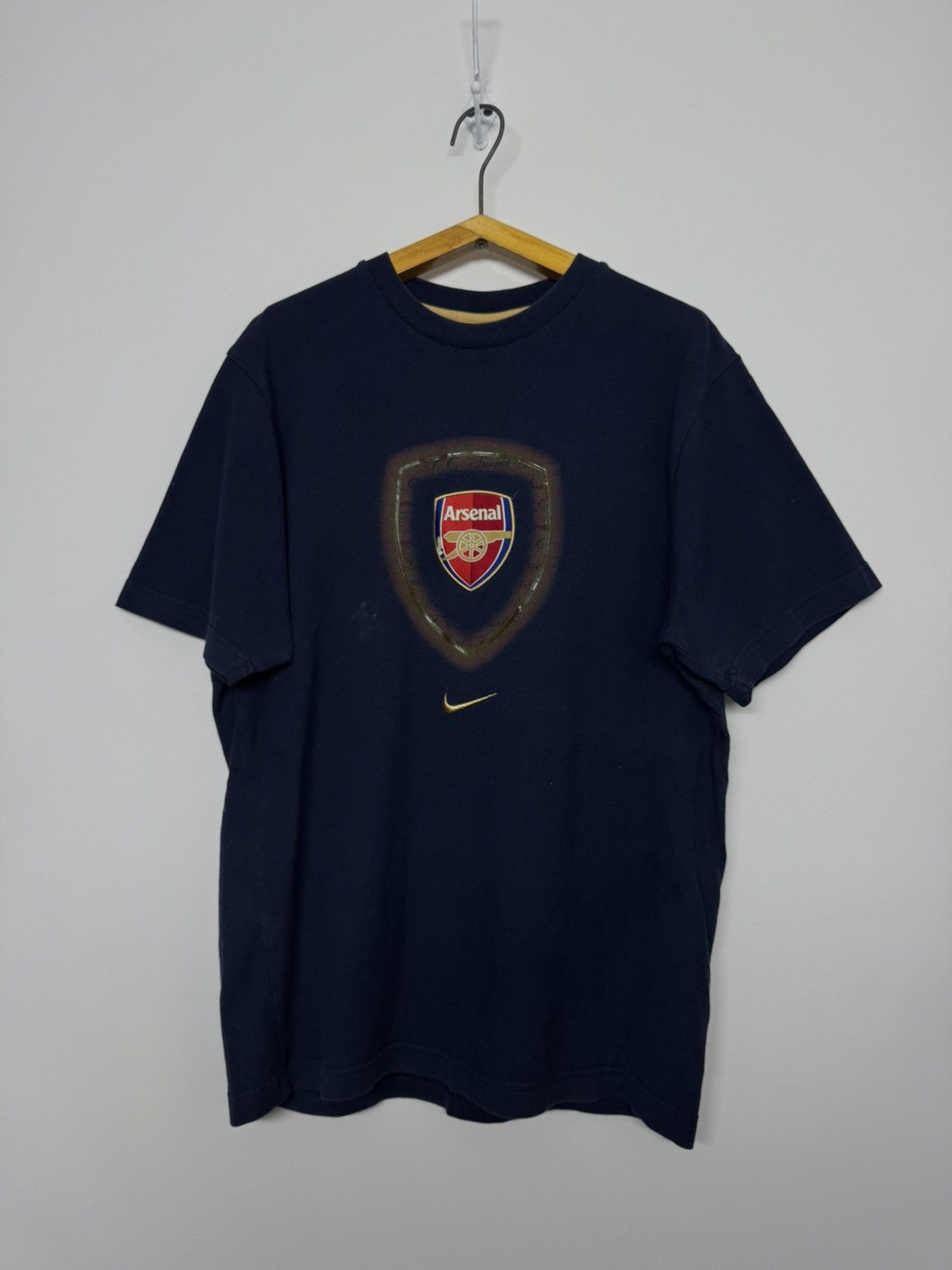 Nike Vintage Nike Tick Arsenal Graphic Print Navy Red T-Shirt Size US M / EU 48-50 / 2 - 1 Thumbnail