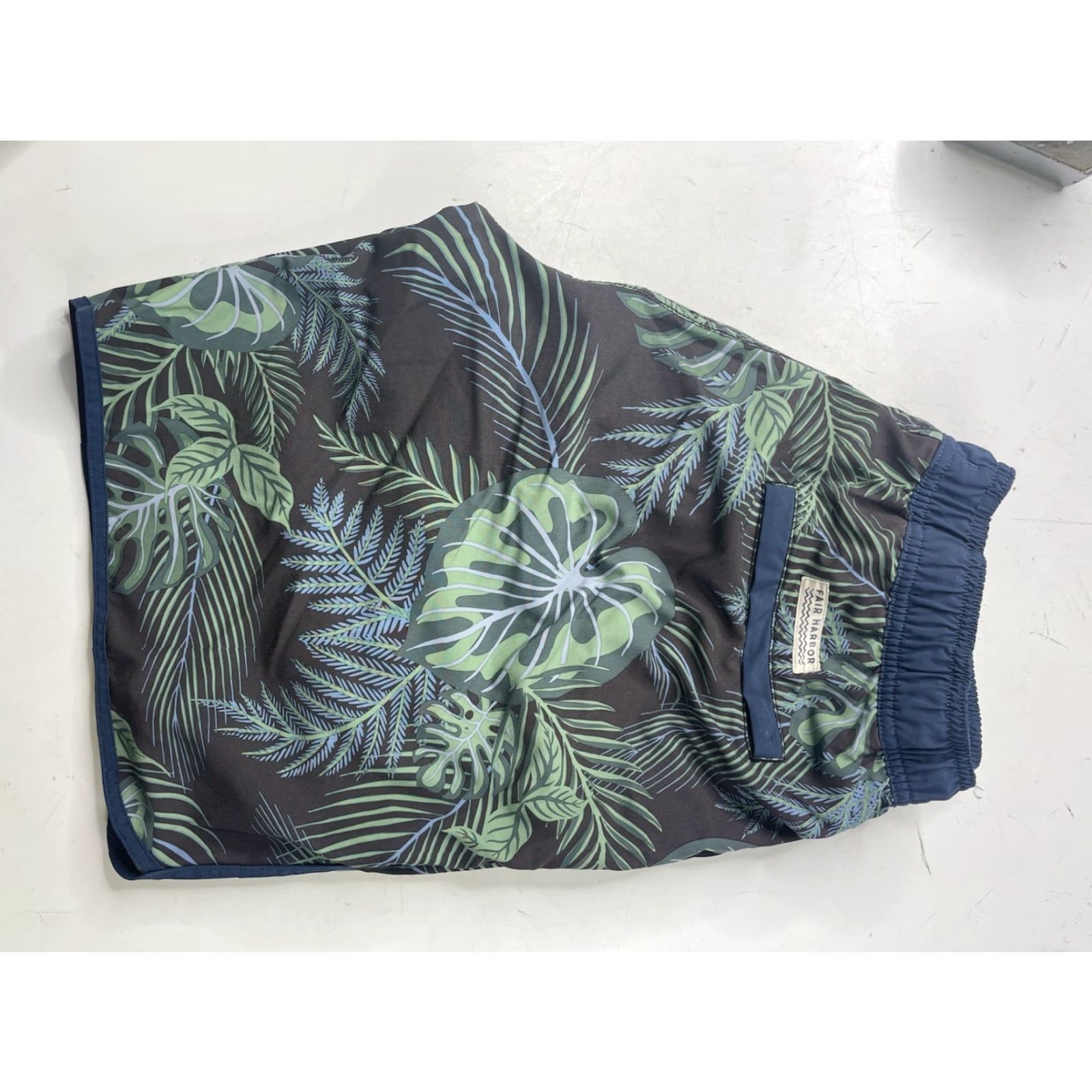 Vintage Fair Harbor Anchor 8" Lined Shorts Mens Medium Floral Print Green/Black Size US 31 - 2 Thumbnail