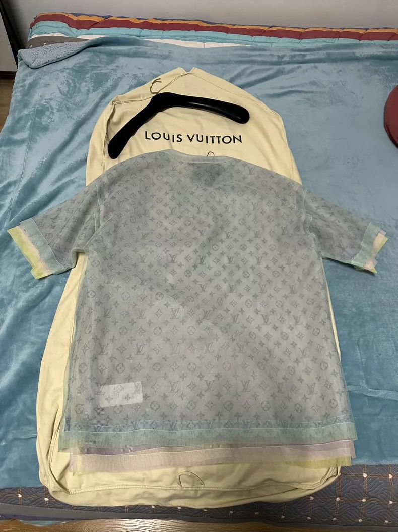 Louis Vuitton Louis Vuitton Silk yarn round collar casual short sleeve 25 Size US L / EU 52-54 / 3 - 7 Thumbnail