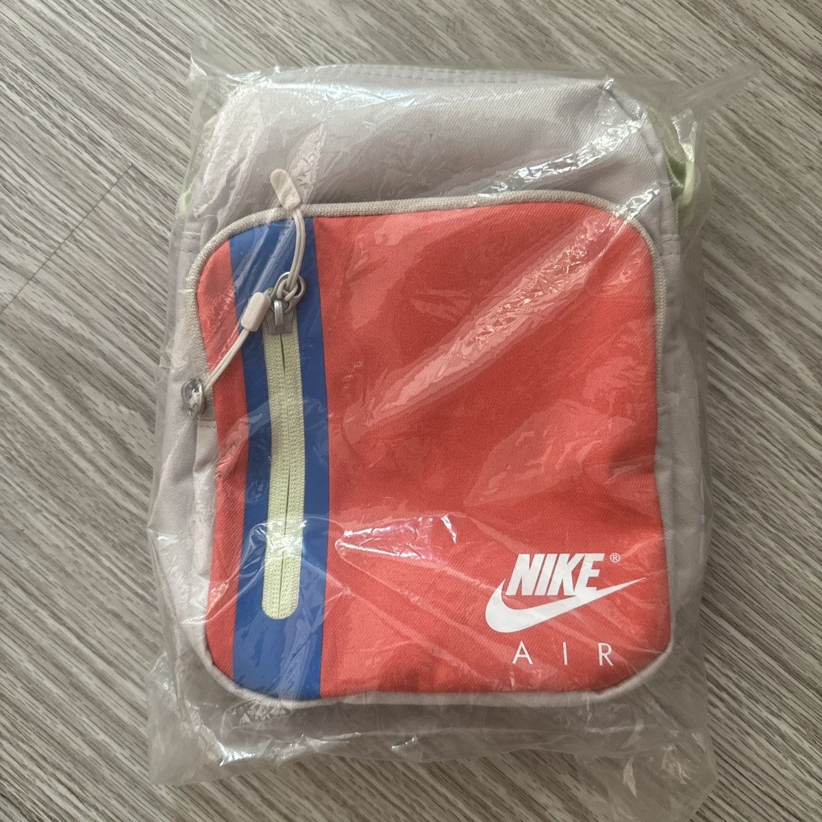 Nike Nike Crossbody Bag “Get over your fear of heights” Size ONE SIZE - 6 Thumbnail
