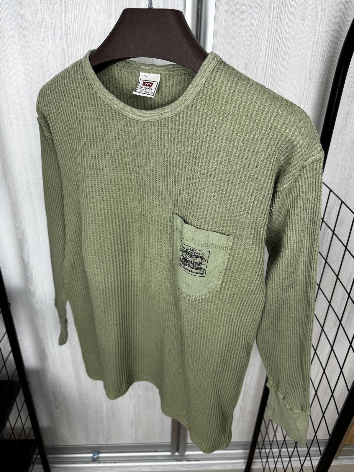 Levi's Vintage Clothing Levis vintage 90s khaki green pocket logo long sleeve tee Size US M / EU 48-50 / 2 - 7 Thumbnail