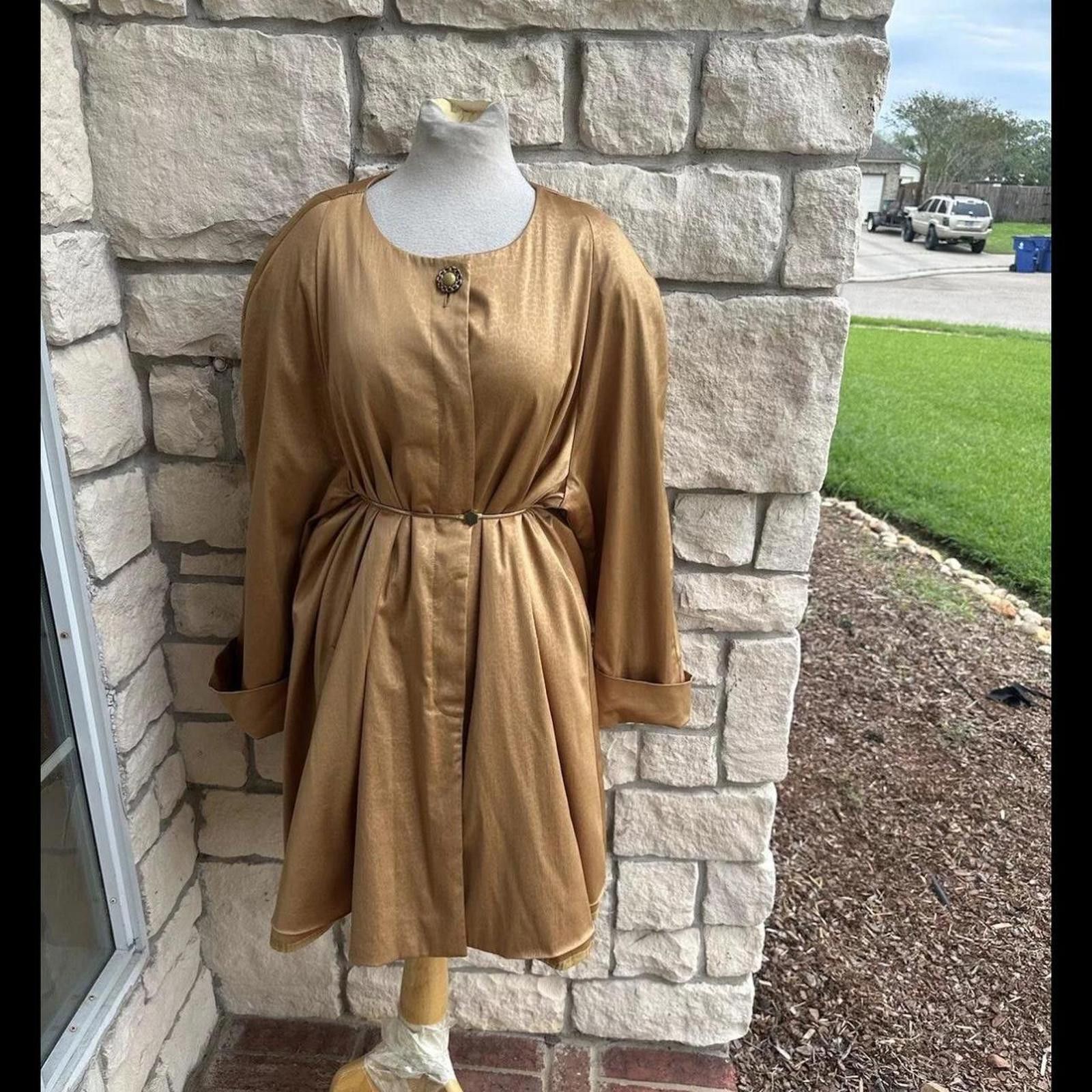 Other Vintage Women's golden blazer coat dress Suit Co 24W Size 4XL / US 24-26 - 1 Thumbnail